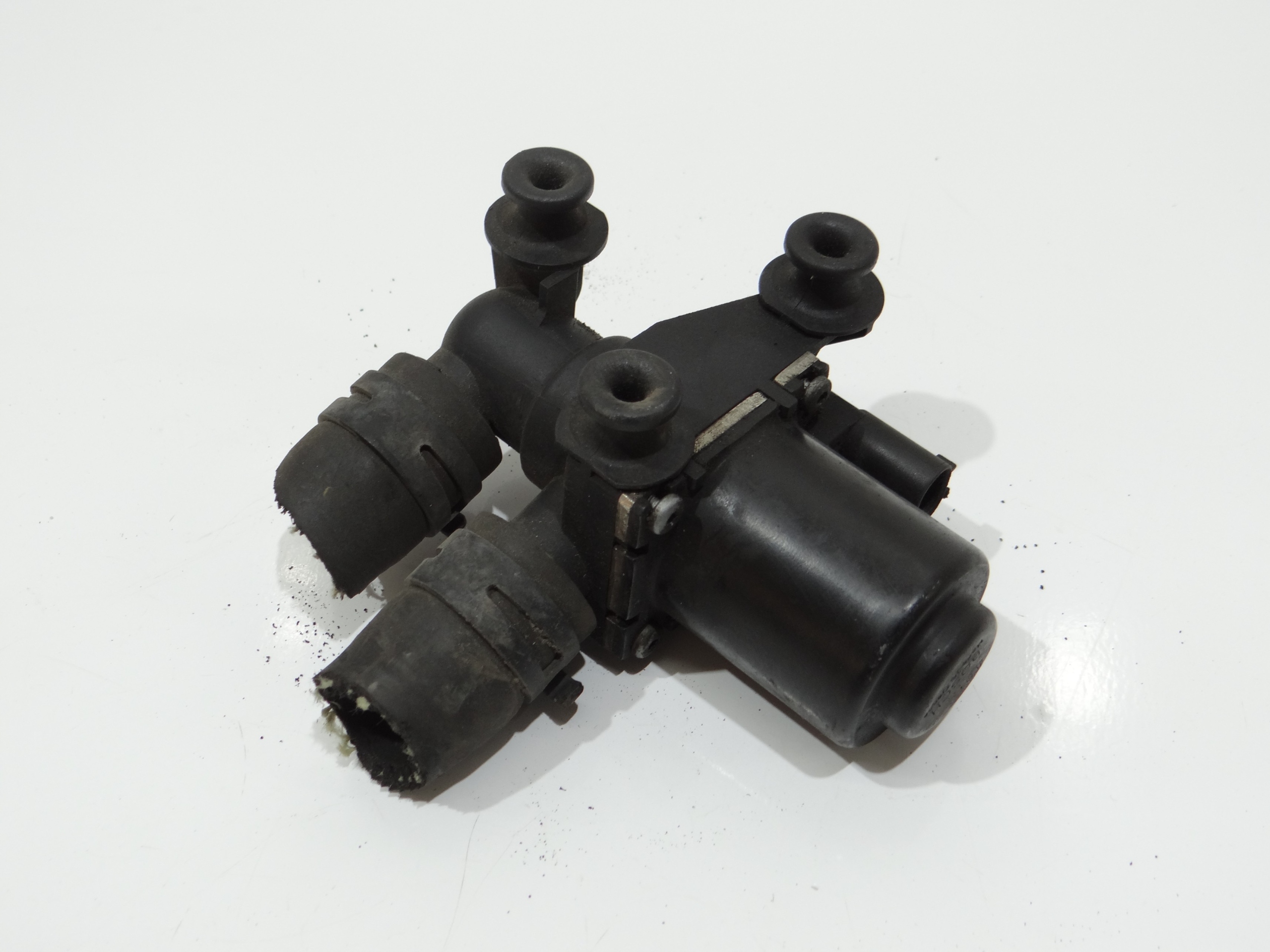 pumpa vody elektroventil BMW E60 E61 6920226 (4279171)
