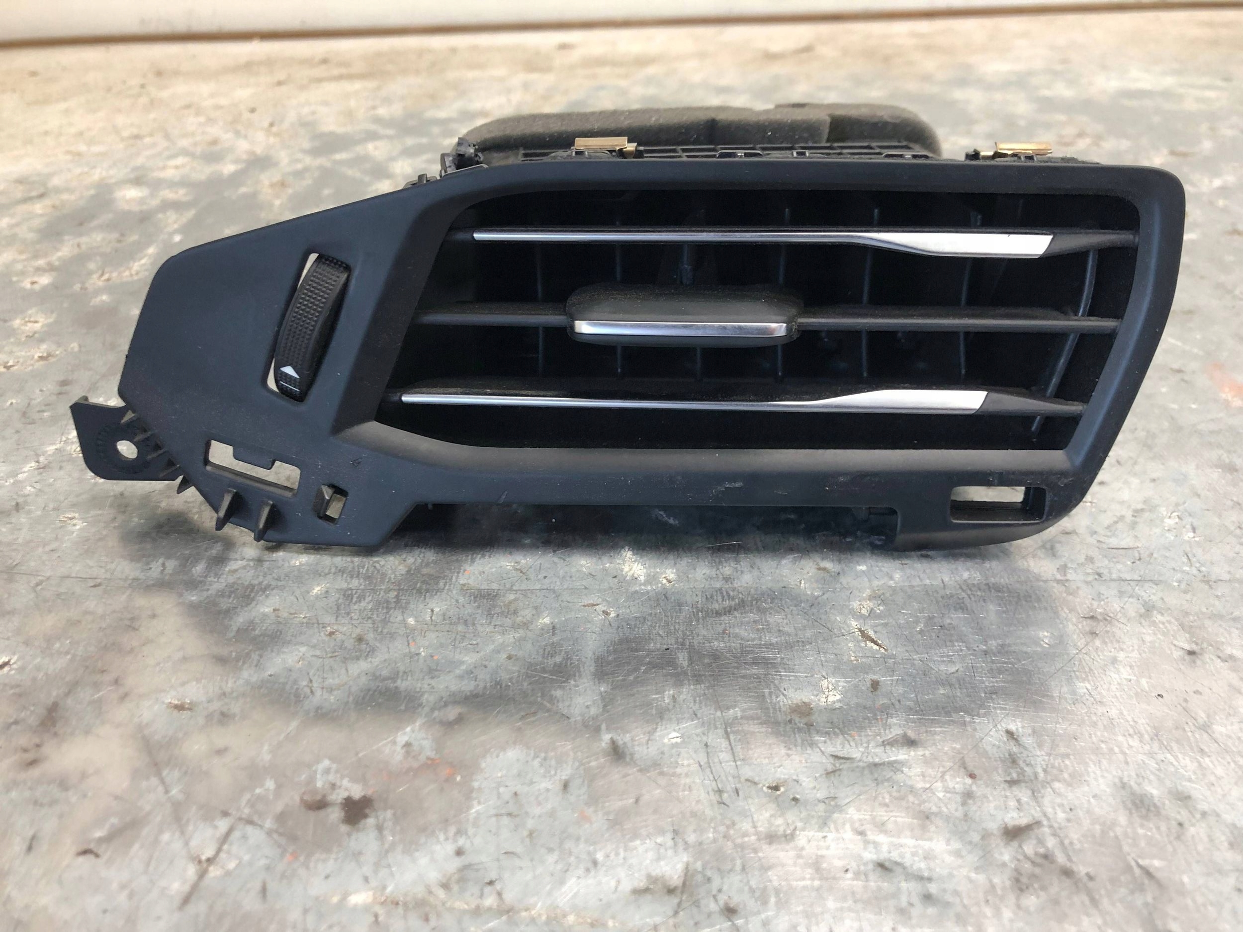 grid air conditioning devices right front FORD FOCUS MK4 JX7B-19893-CJ