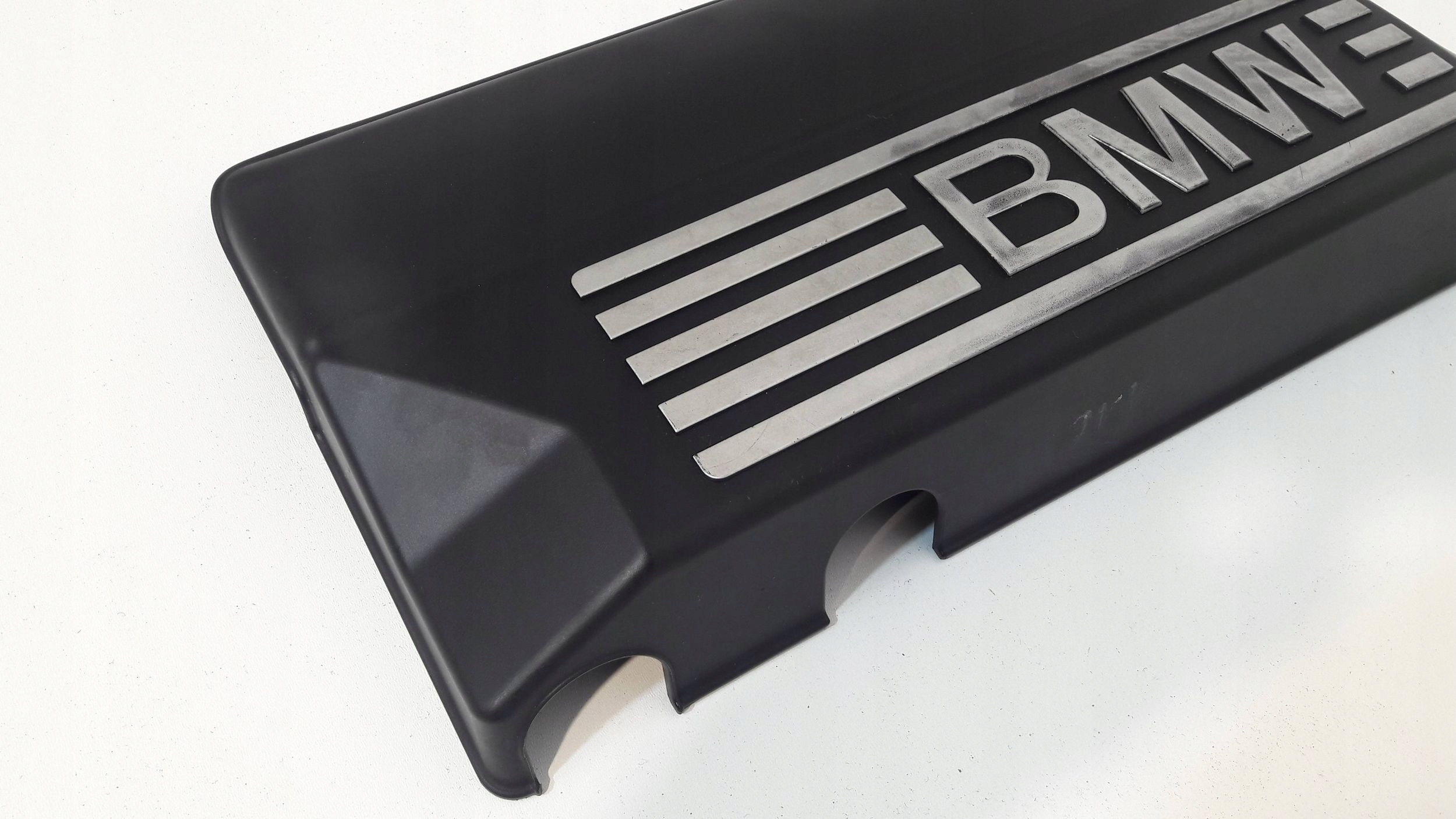 BMW 1 116 E87 upper motor cover 1112753074301 (DS24)