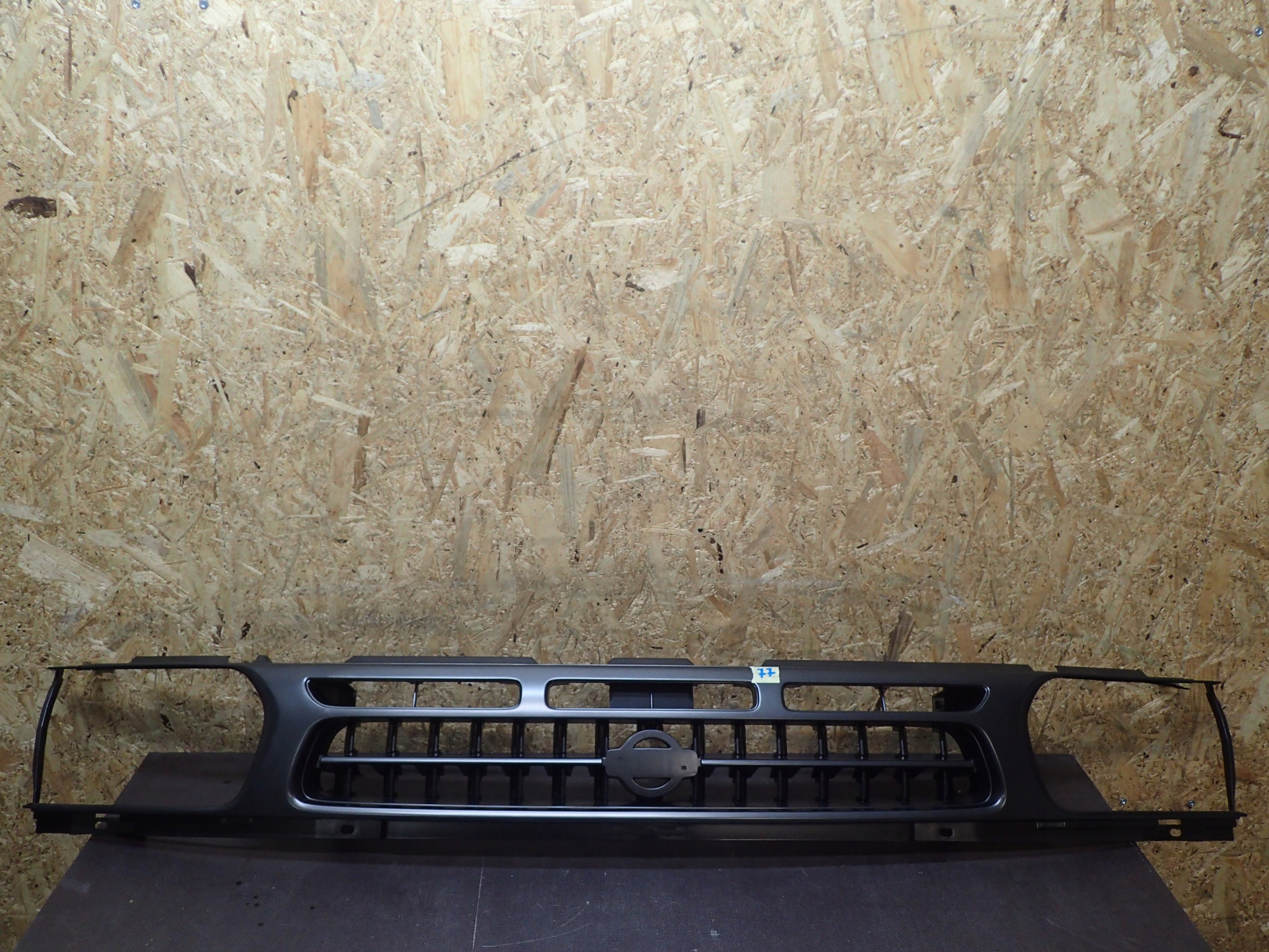 GRILLE NISSAN NAVARA R50 62310 0W401