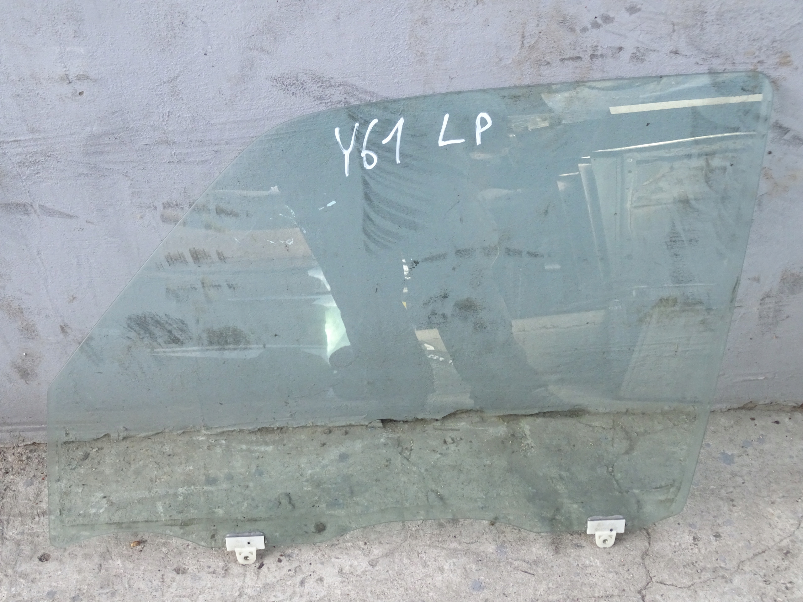 Патруль стекло двери левый передний 3D 5D GR Y61 97-04r