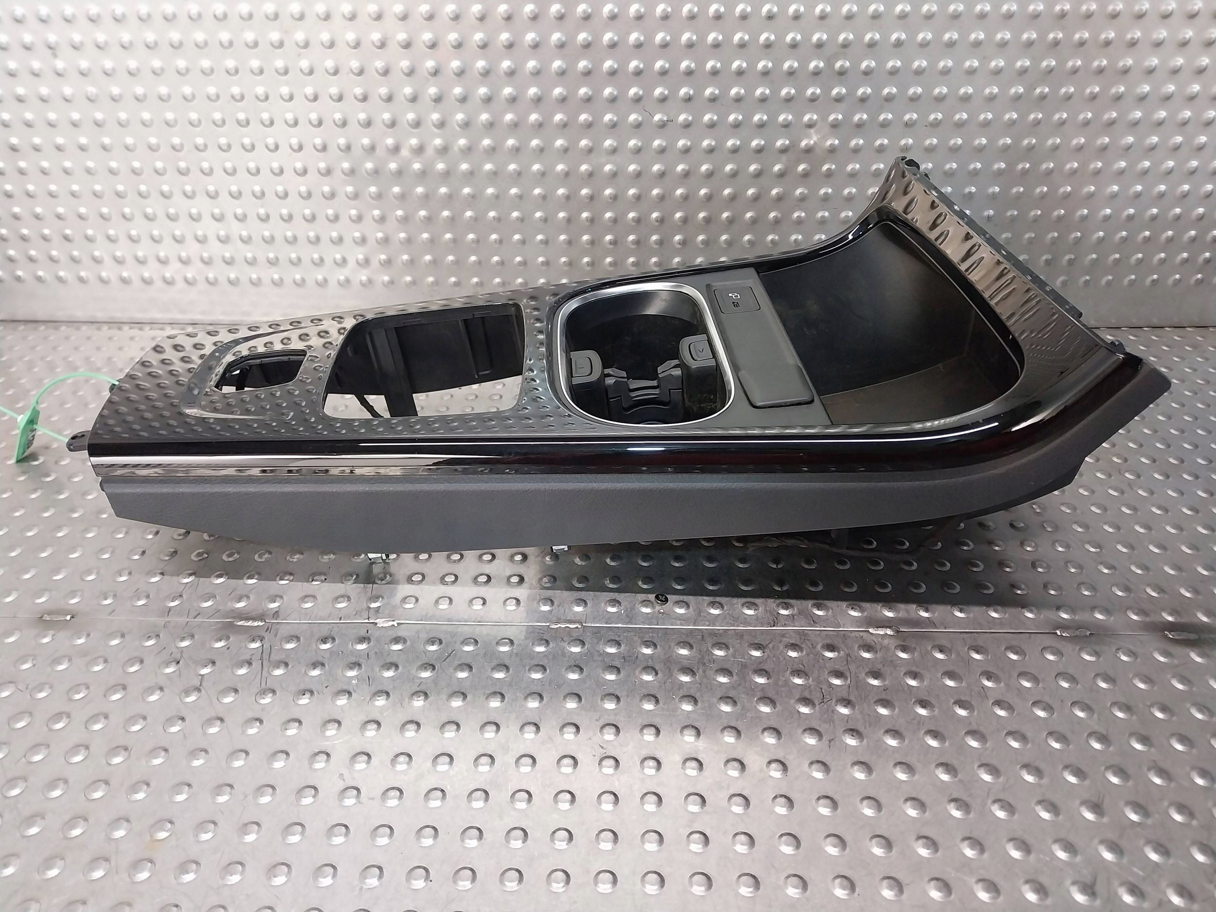 TUNEL mitte PANEL DEKOR A1776803603 MERCEDES A KLASA W177