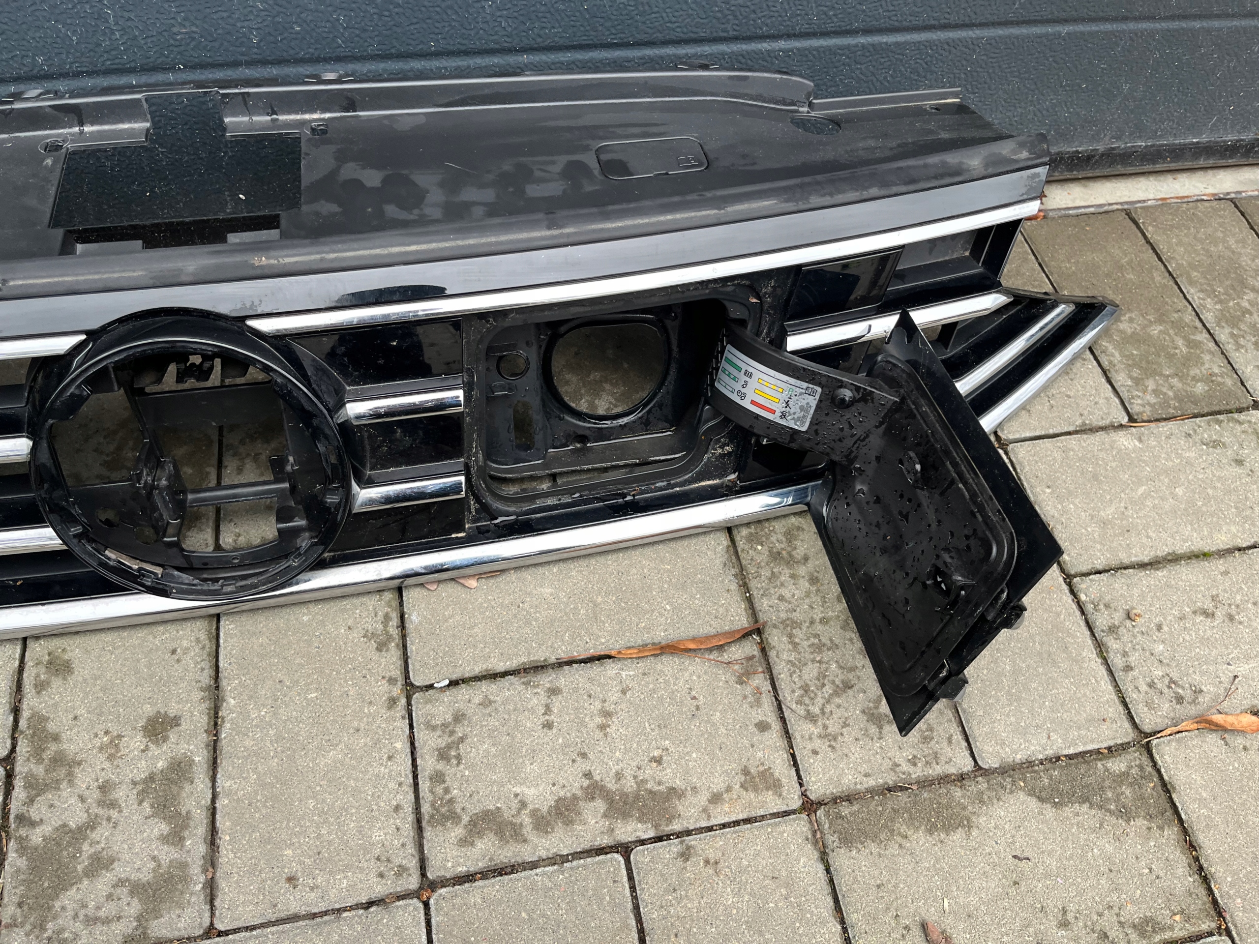VW PASSAT B8 PHEV LIFT GRILL GRILL ADAPTER, STECKER