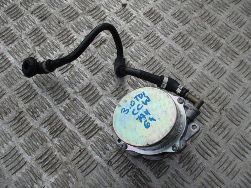 насос 059145100H 3.0 tdi Audi A4 B8