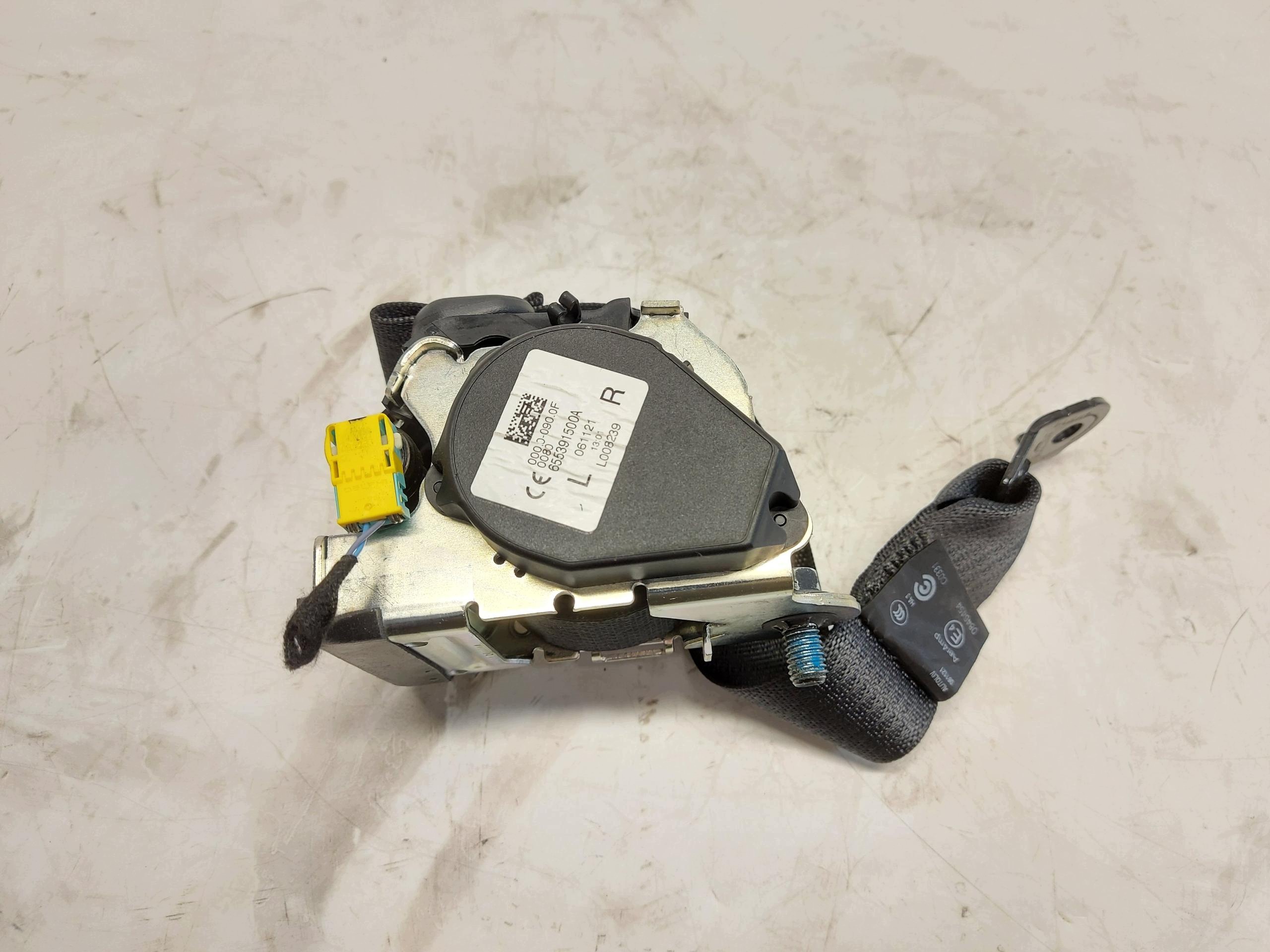 TESLA MODEL 3 2022r Gurten Sicherheits heck links 1110154-C1-G
