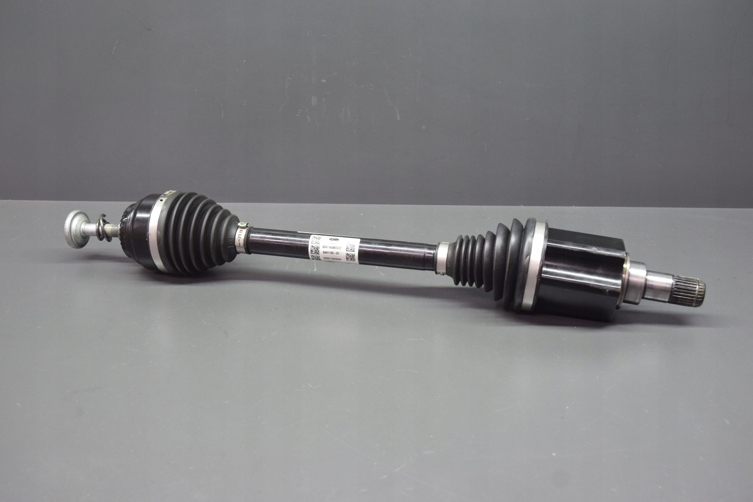 semi-axis left front BMW 7 G70 5A61125