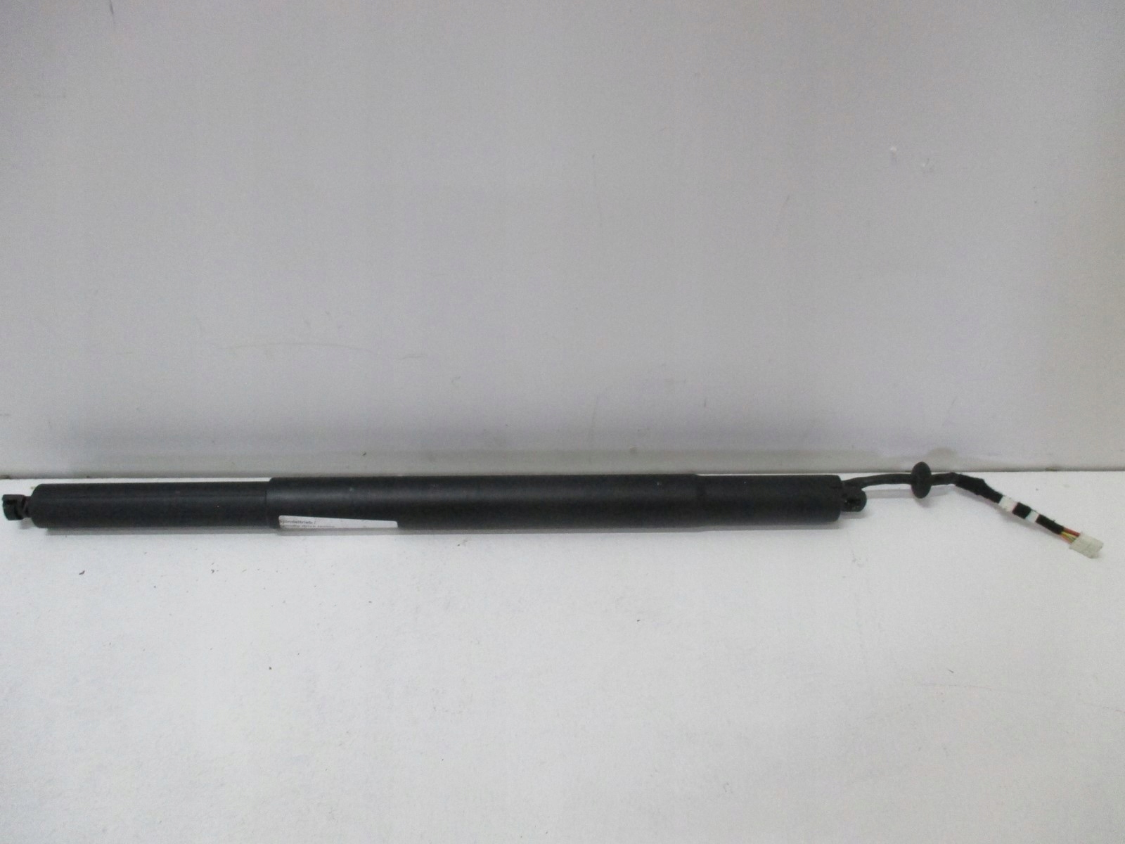 Dämpfer heckklappe BMW 2 U06 8494161
