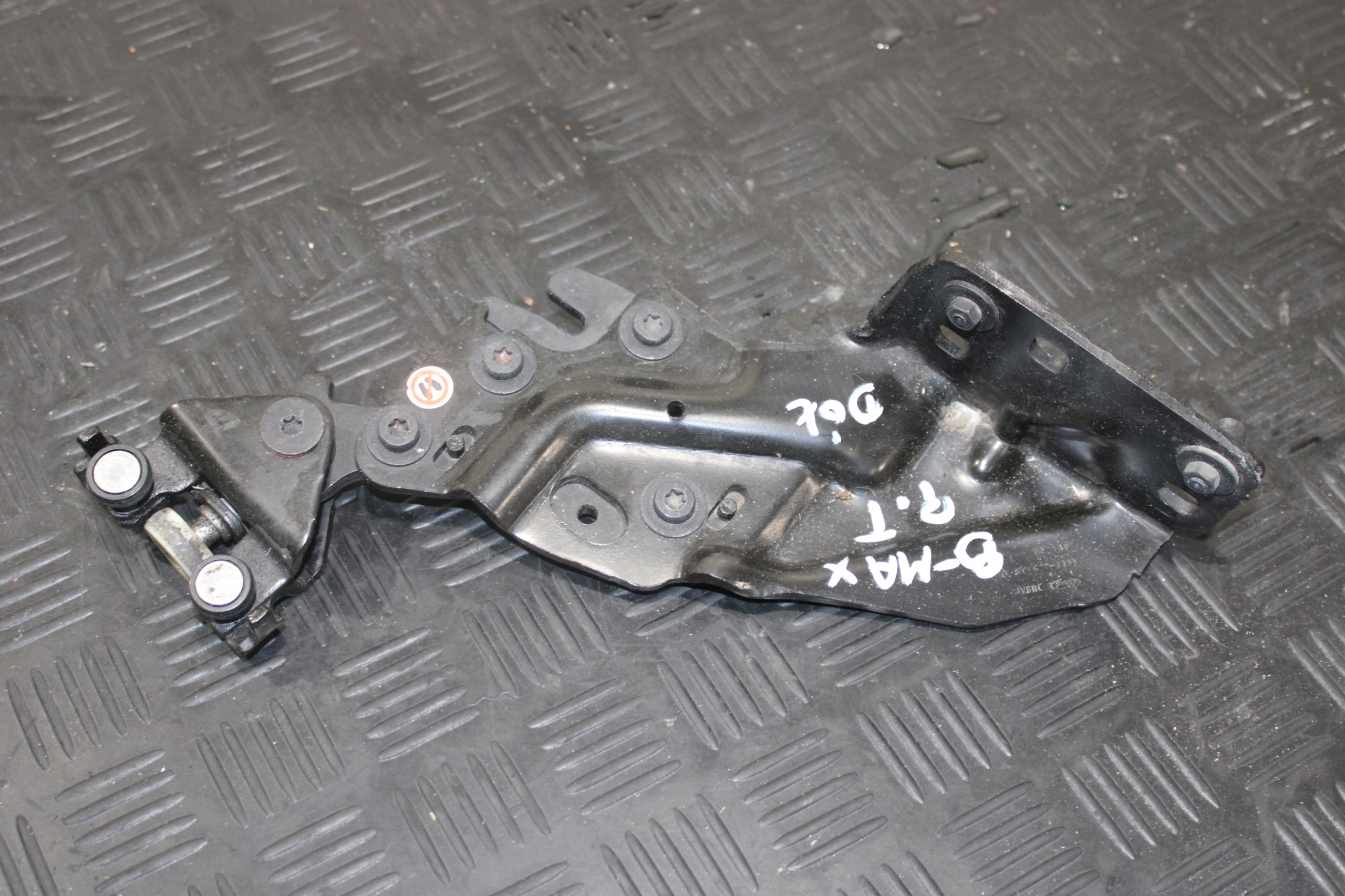 roll door right rear part lower FORD B-MAX AV11-R25100-AD