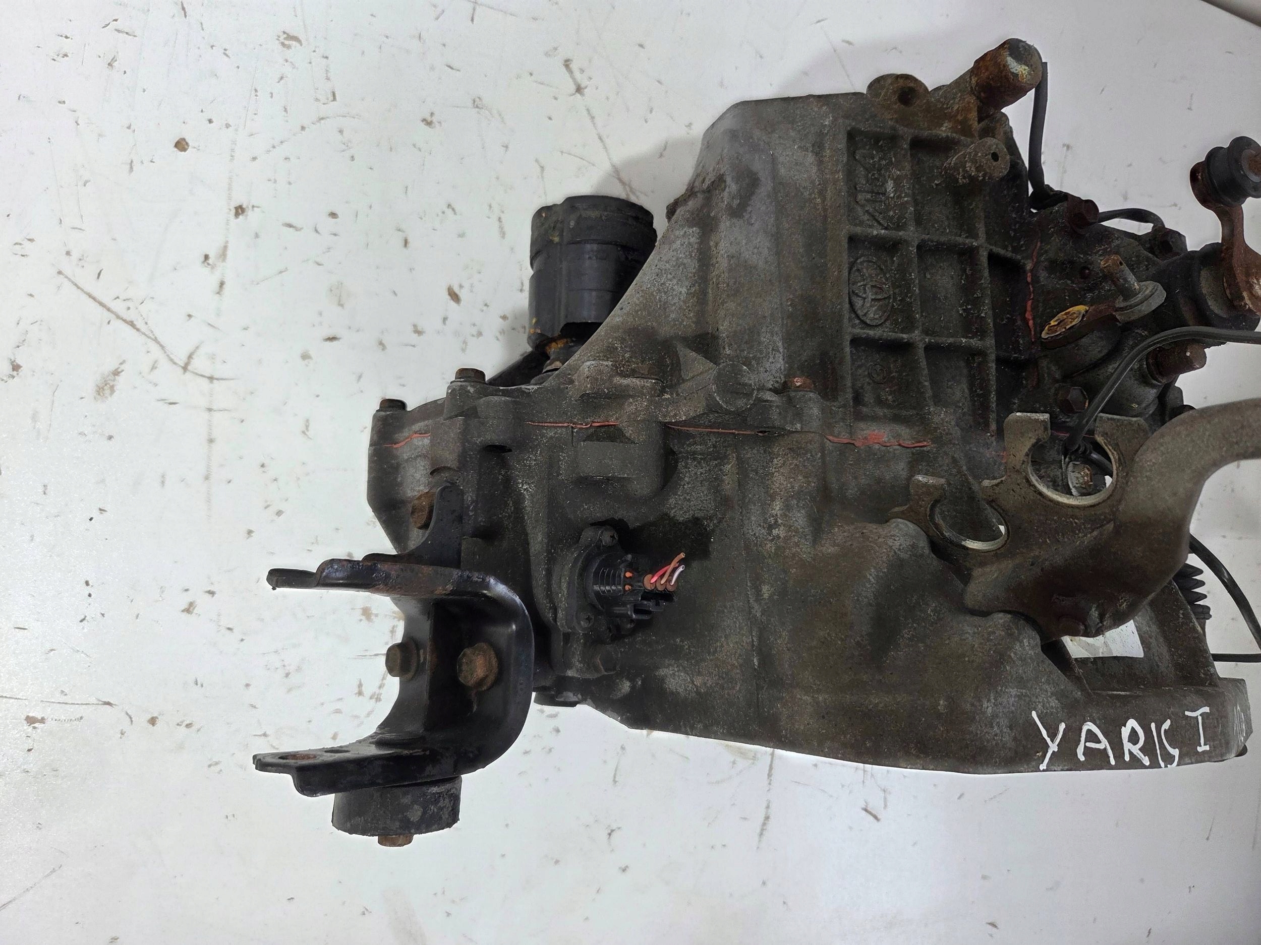 Toyota Yaris e manuale CAMBIO 5- biegowa