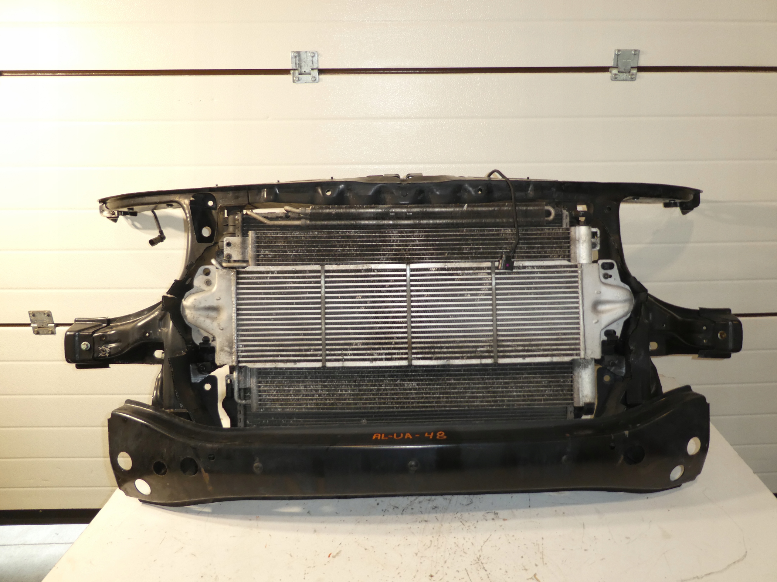 sider support panel for radiators pillar iron VW T5