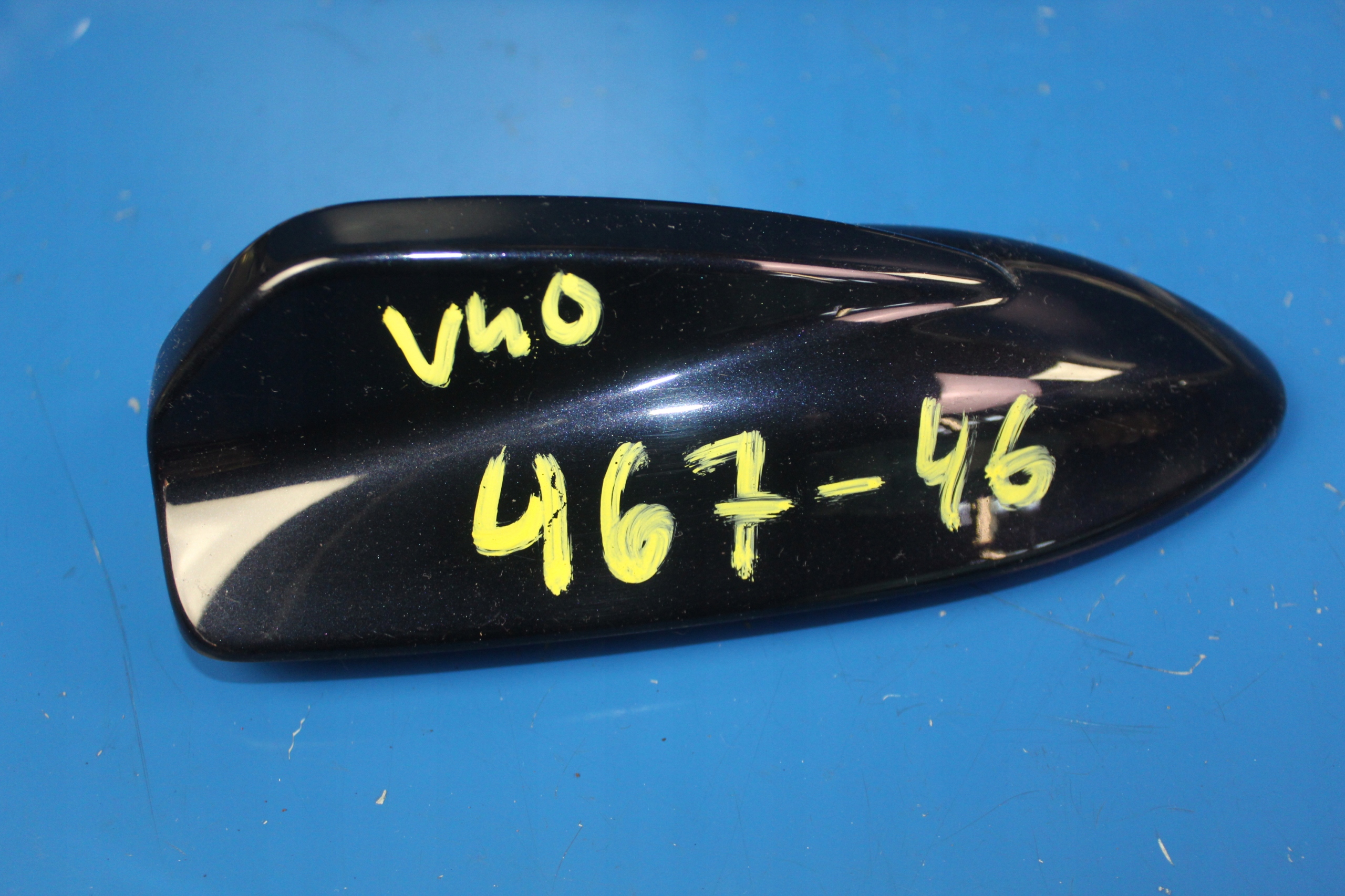 VOLVO V40 II XC40 ANTENA RADIA PŁETWA REKIN 467-46