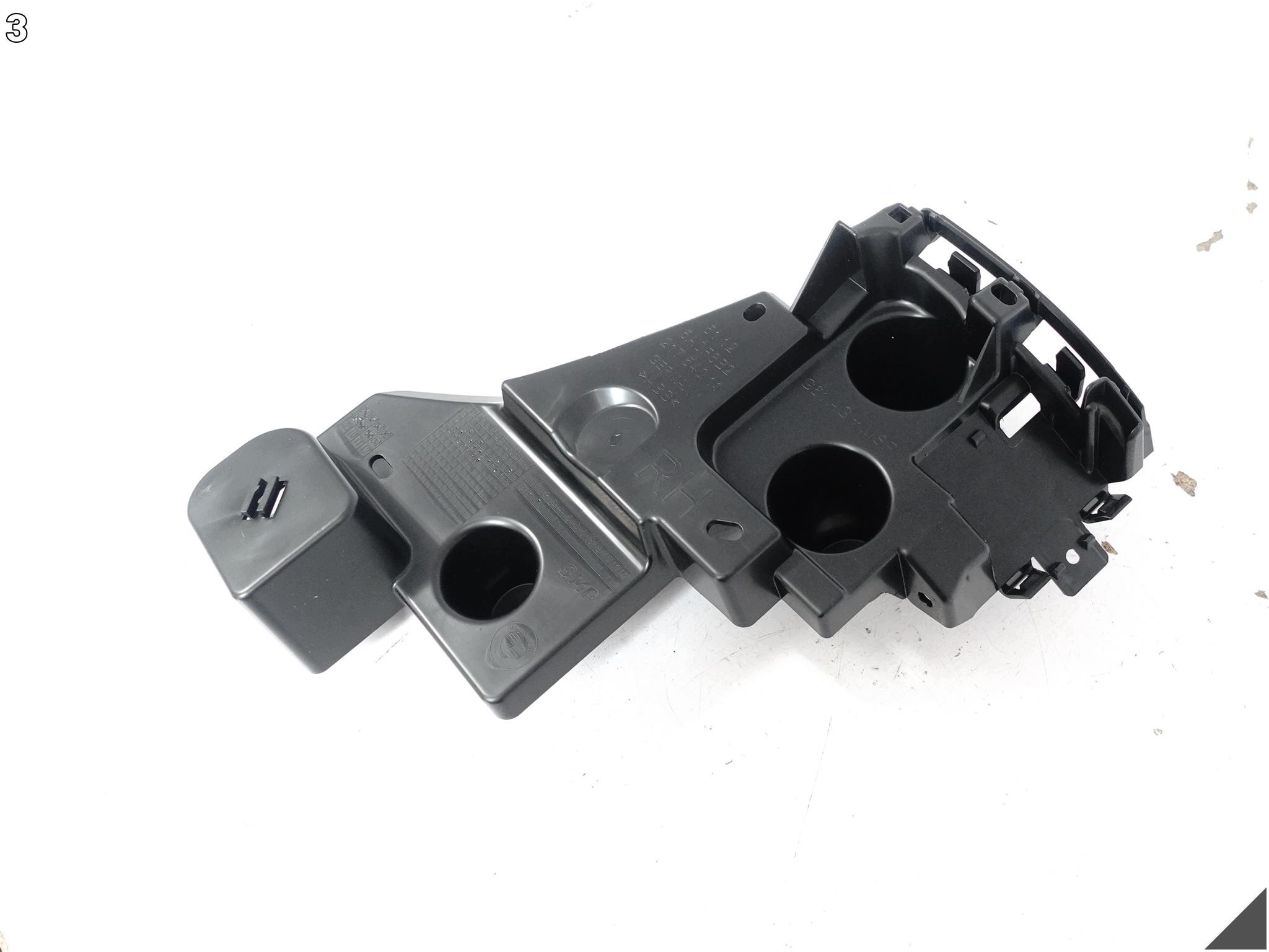 BMW 5 G61 TOURING KOMBI 23- support holder bracket W bumper right rear part