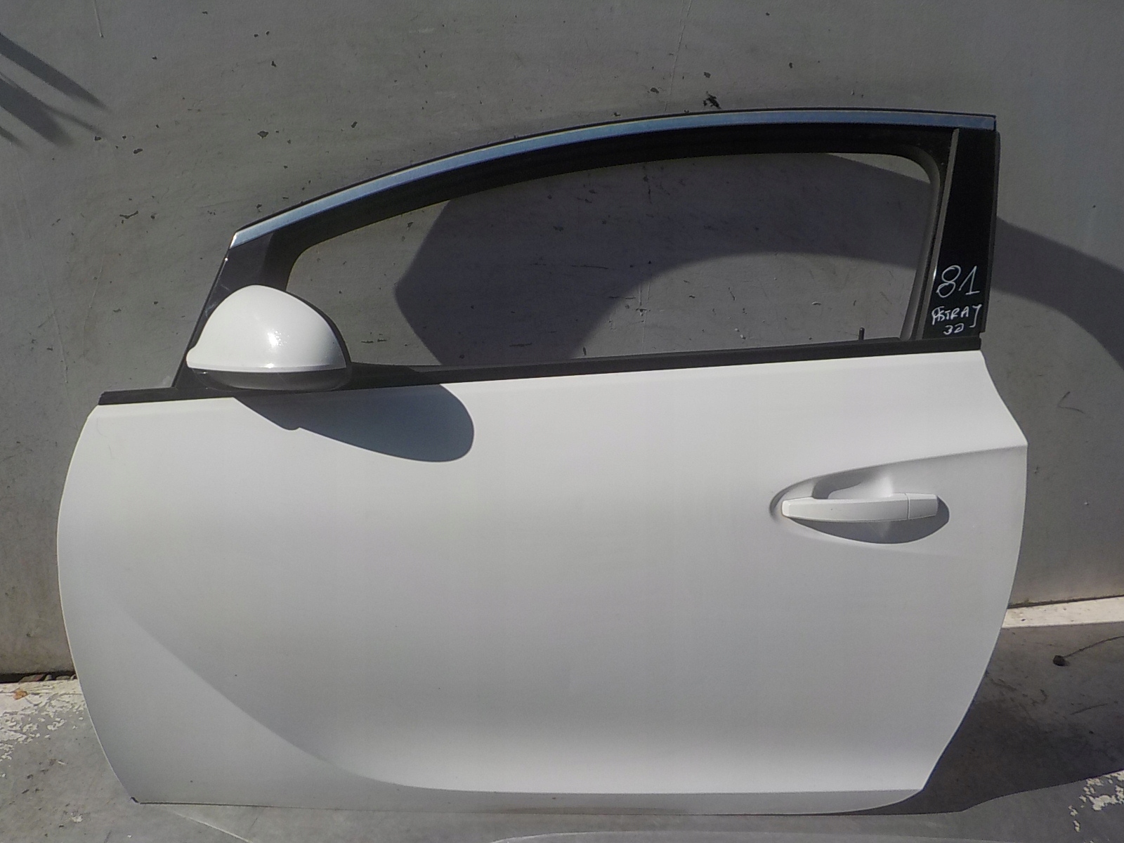81 OPEL ASTRA IV J 3D Tür links vorne vorne
