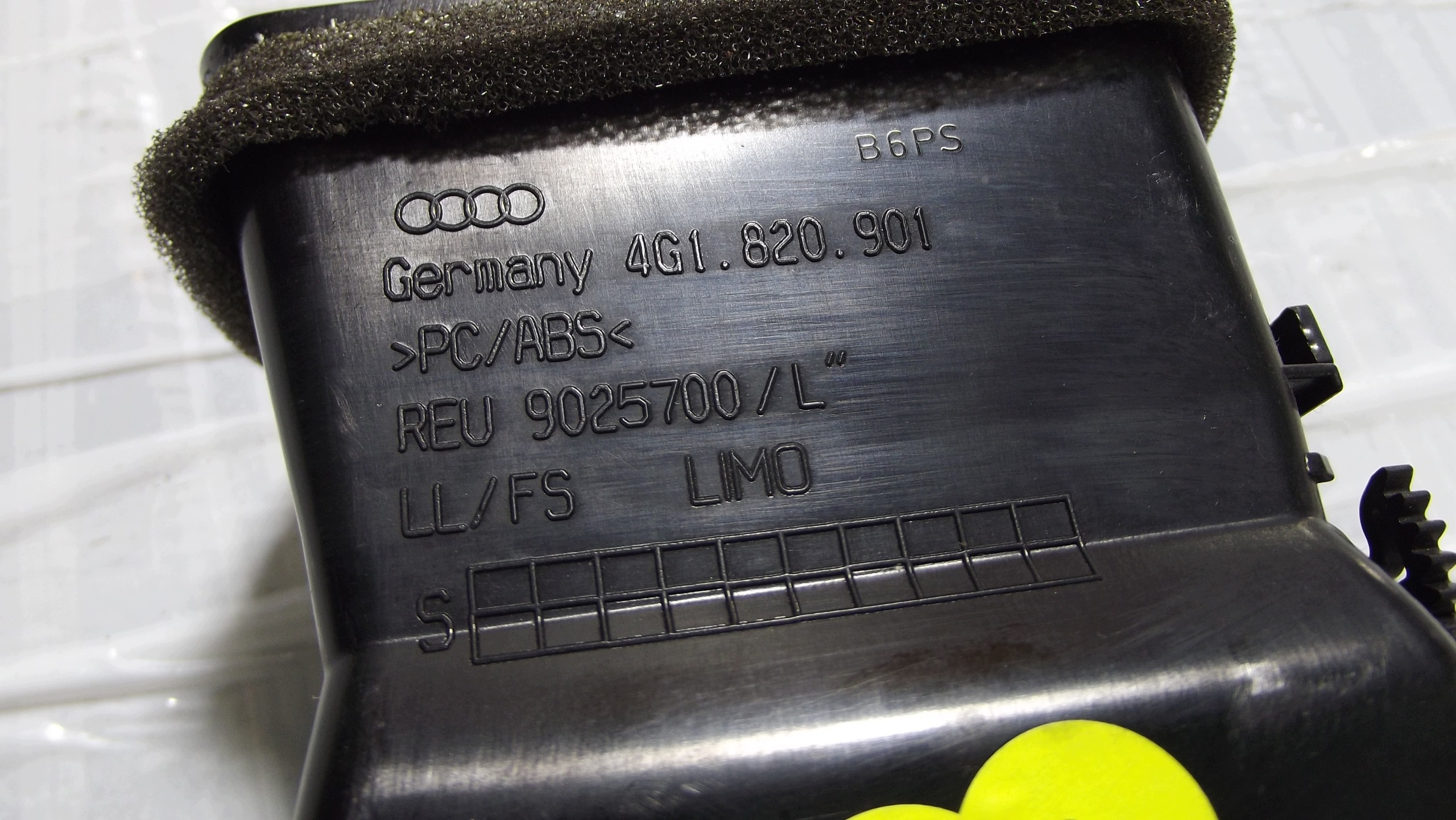 Audi A6 C7 grid air conditioning devices left 4G1820901