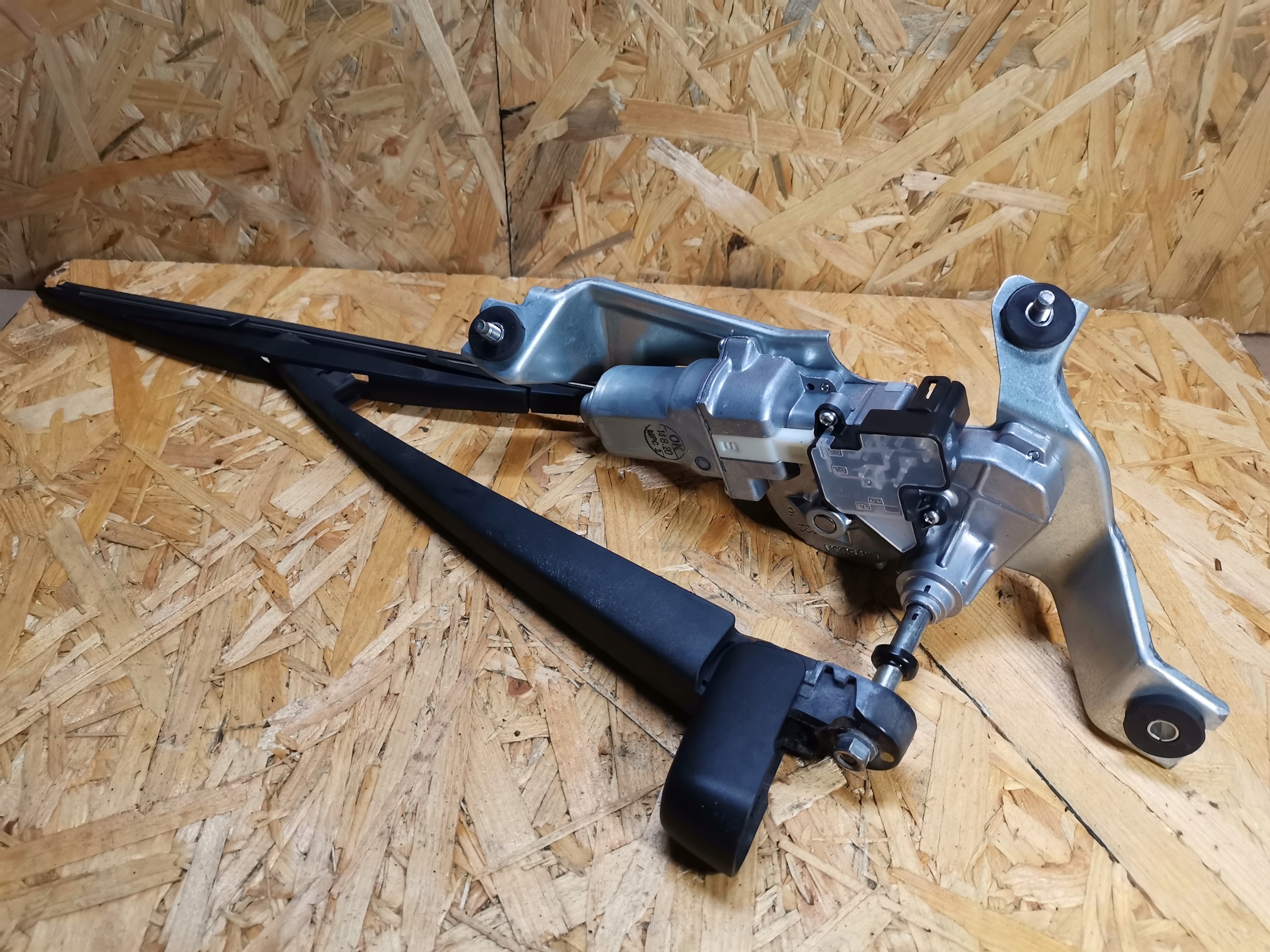 Gestänge Motor des Scheibenwischers heck MAZDA 3 BM 13-16 HB