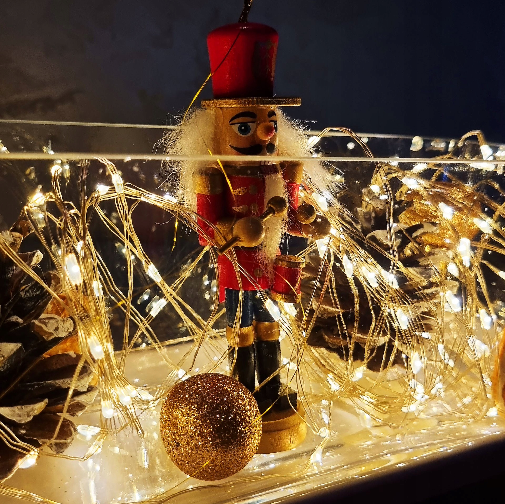 DRÓTOS FÉNYEK 20 LED ELEMES KARÁCSONYFA FÉNYEK MIKRO SZÁLAS MELEG FEHÉR Márka Springos