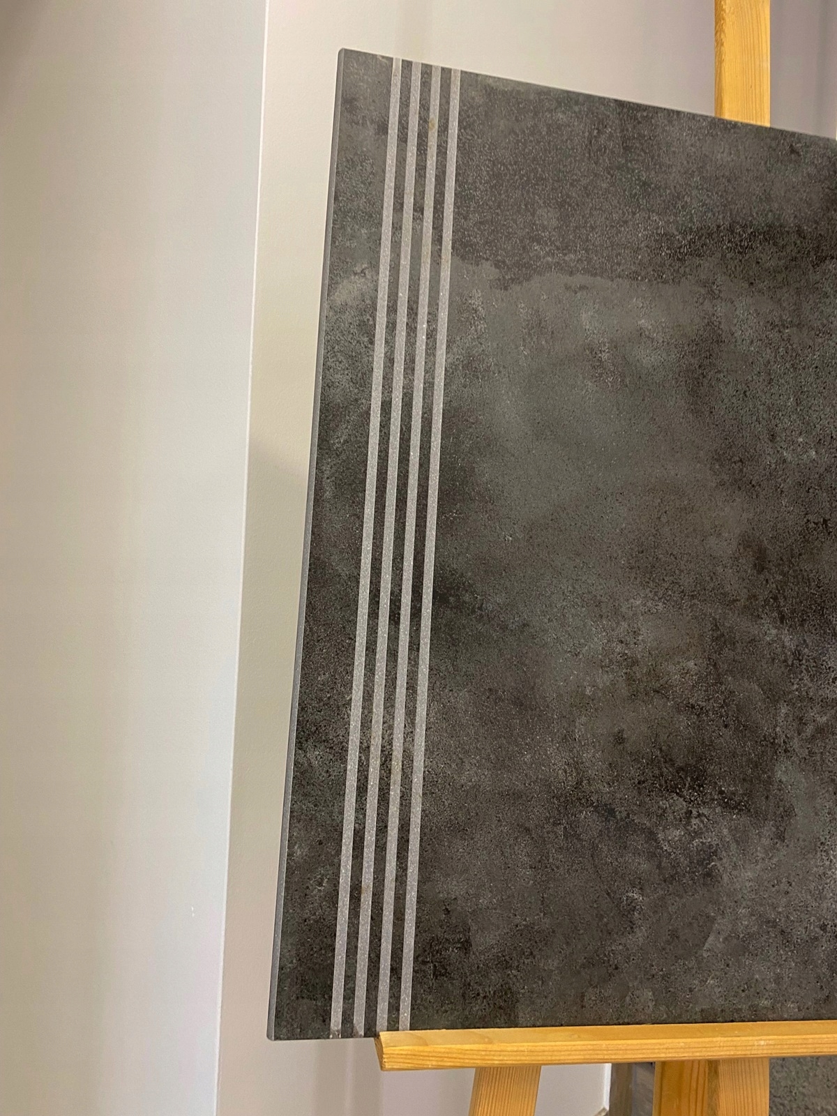 stopnice gres 60x60 grafit ryfle schody nietypowe Typ gres