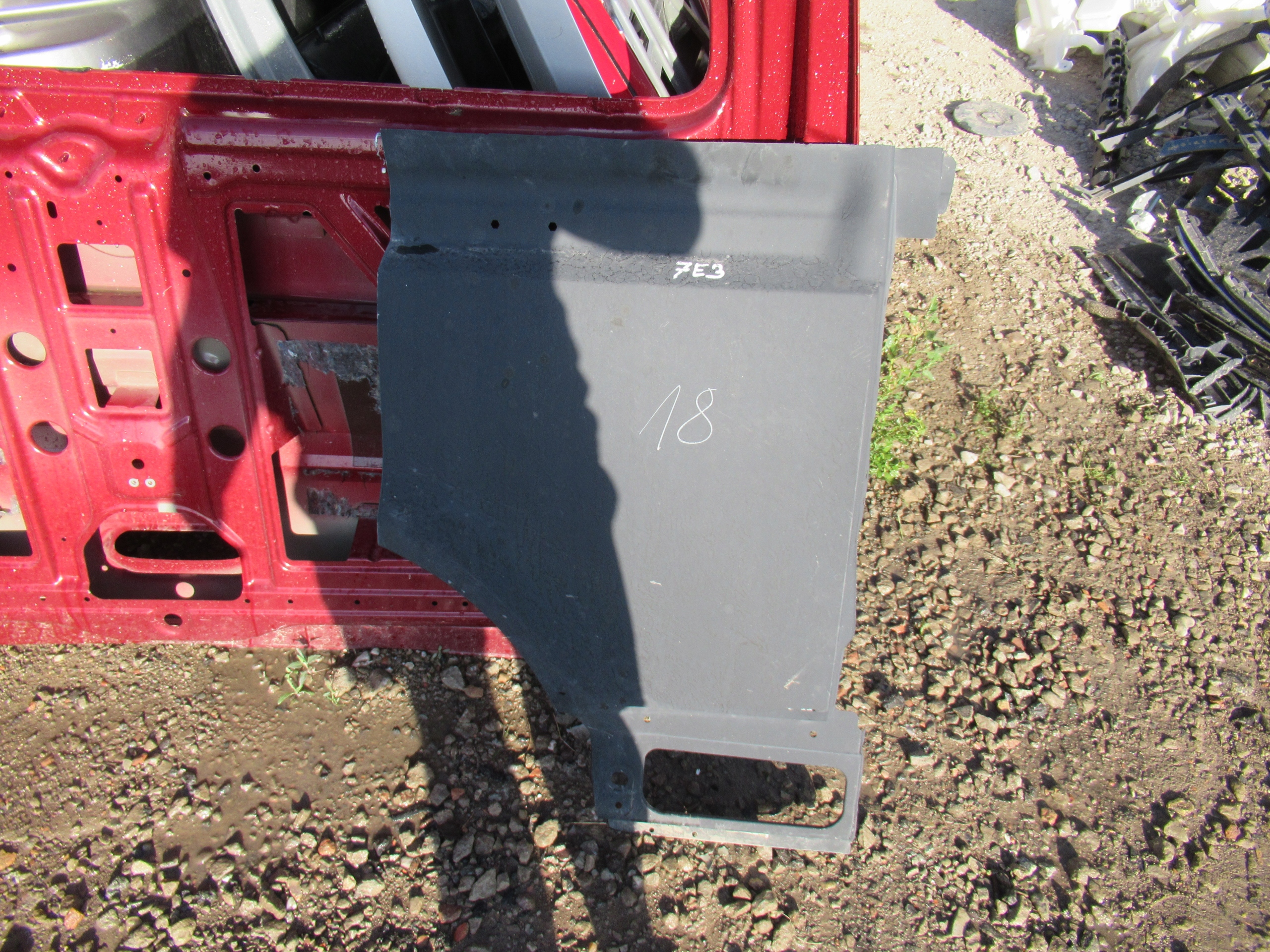 BŁOTNIK TYLNY LEWY VW T5 T6