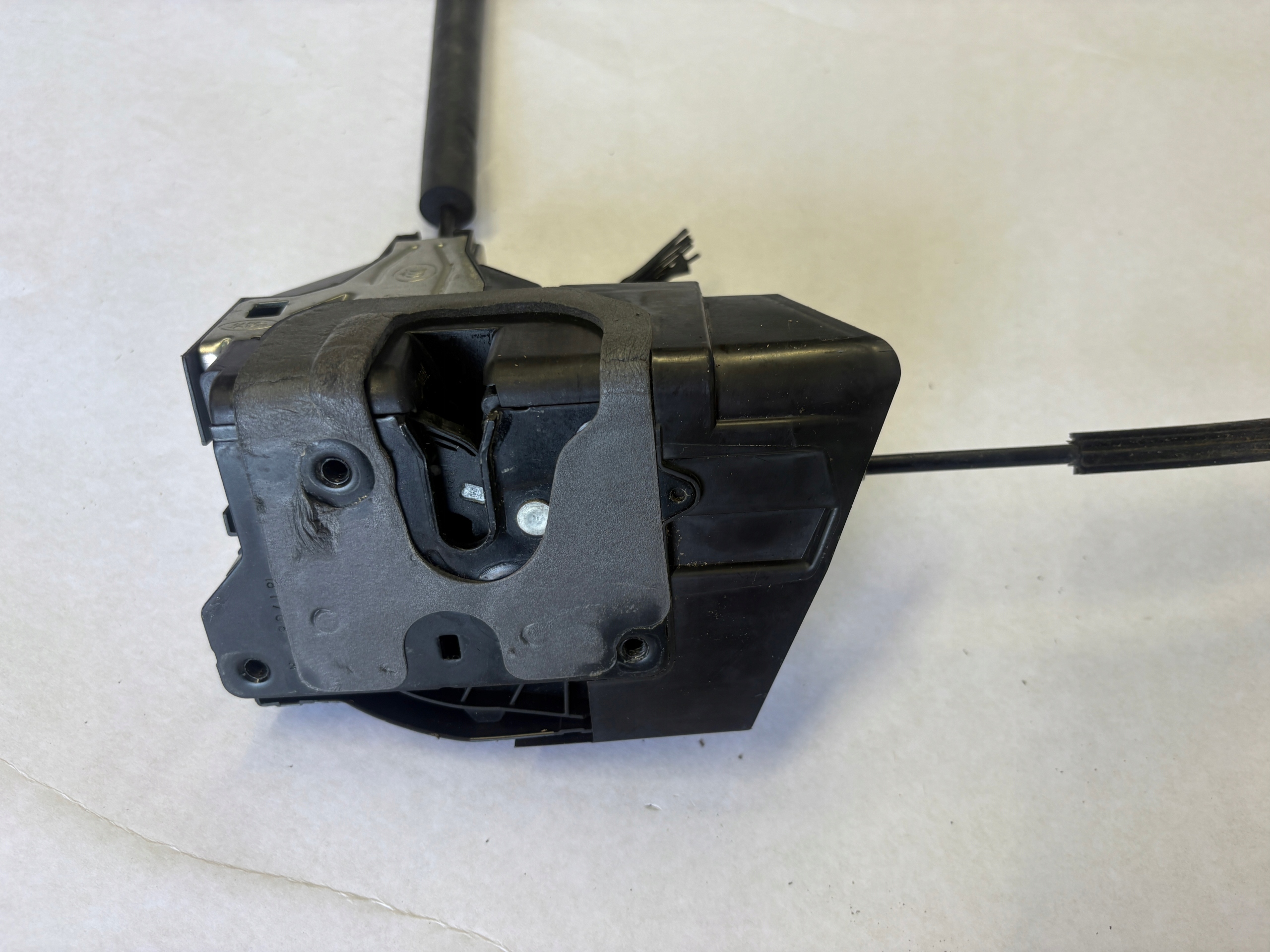 JAGUAR XE lock door right front HX73-203A28-JA
