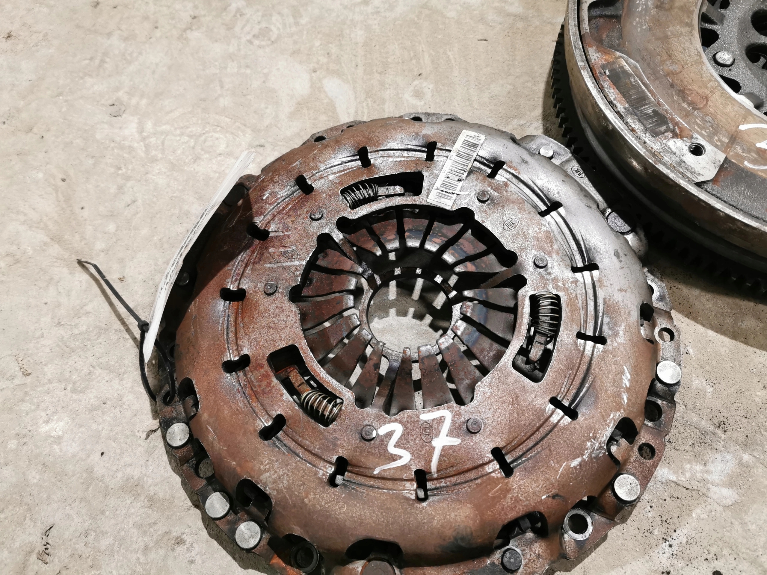 BMW N47D20C 7616014 7615632 7615629 wheel flywheel