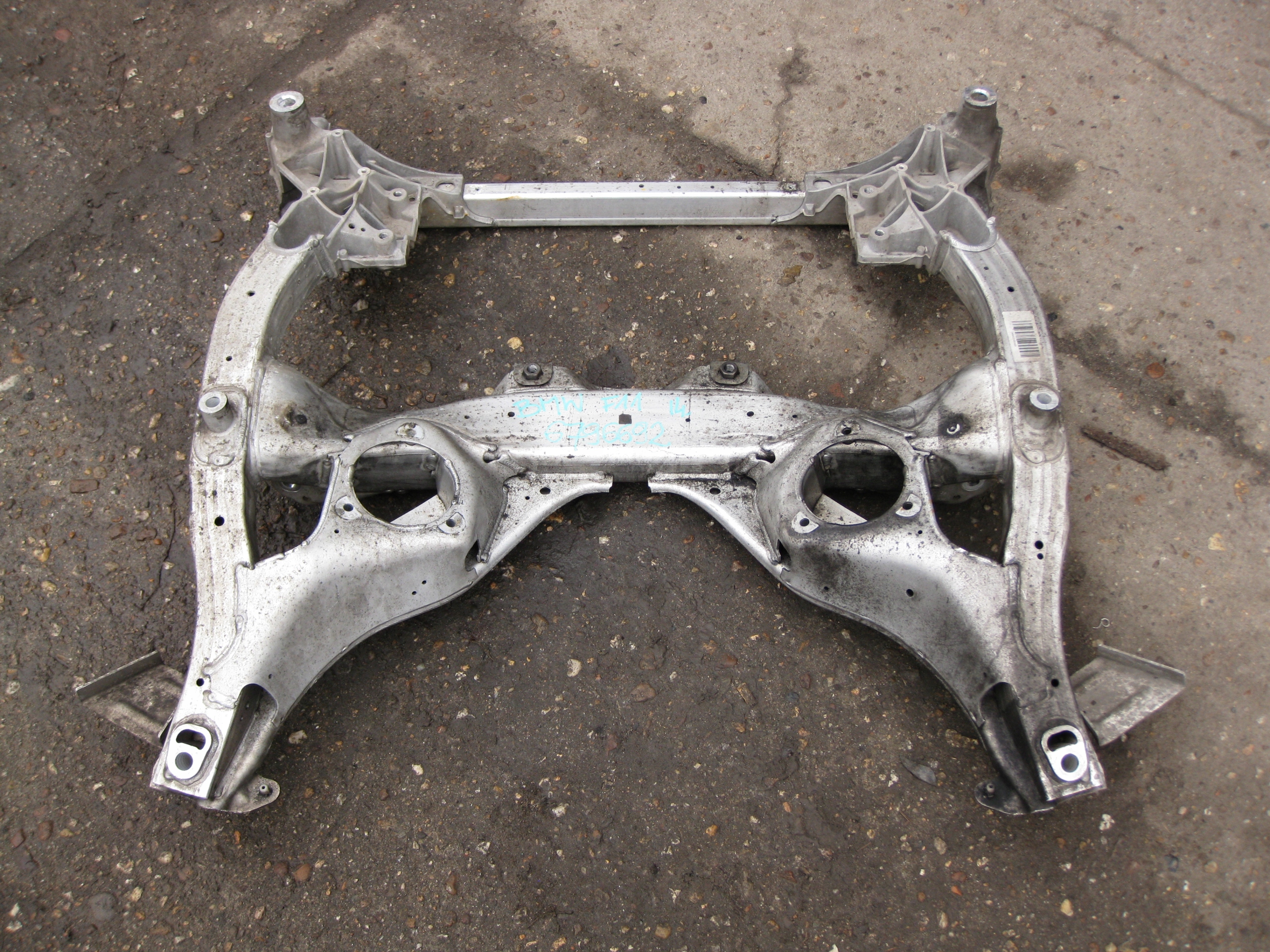 BMW F11 2.5 D 14R subframe axle beam front 6796692
