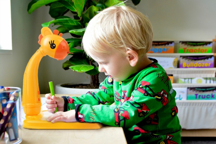 Projektor do Rysowania Żyrafka Rzutnik Nauki Malowania Stolik Slajdy Mazaki Szerokość produktu 26 cm