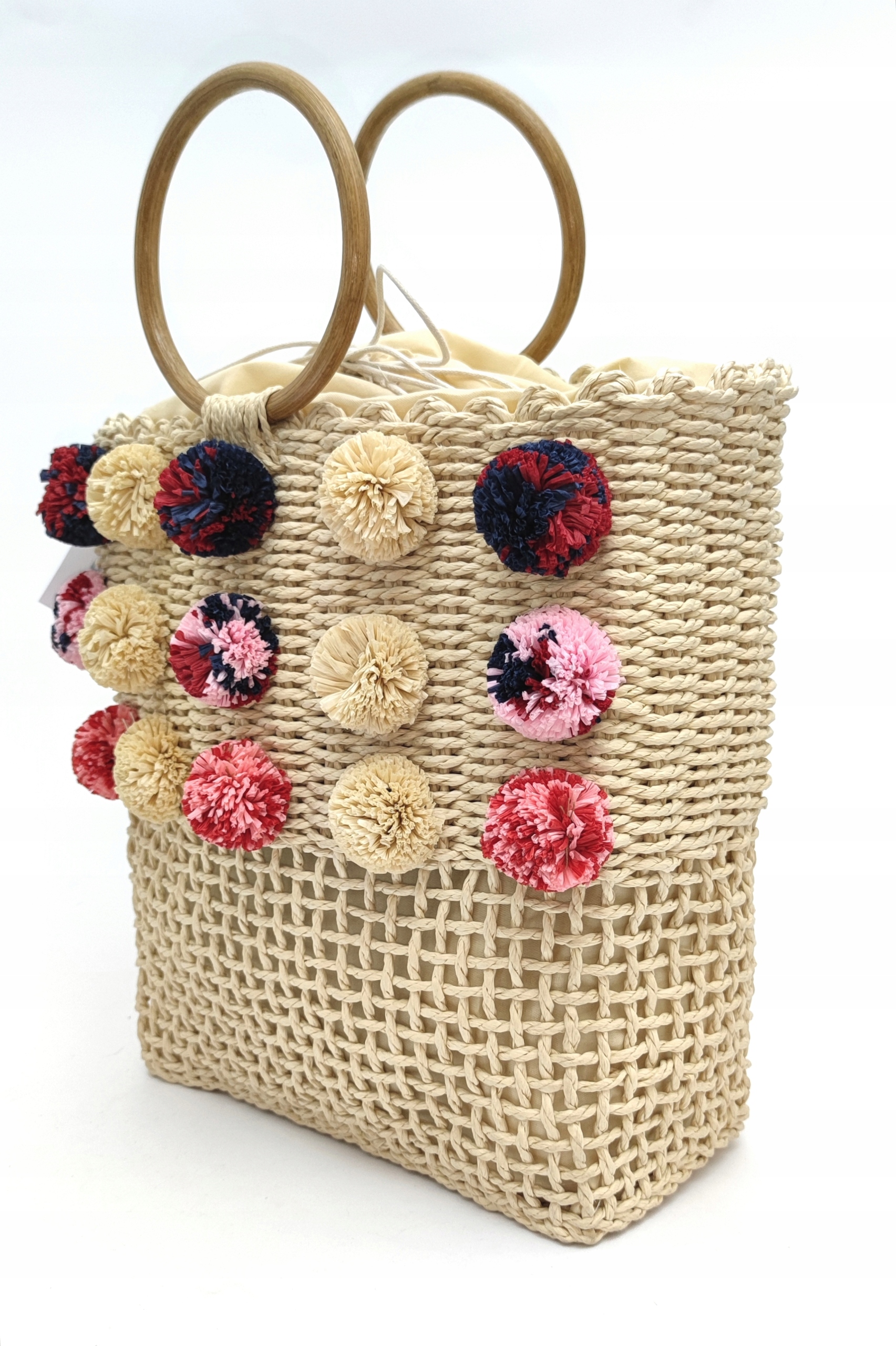 Torebka koszyk z pomponami rafia