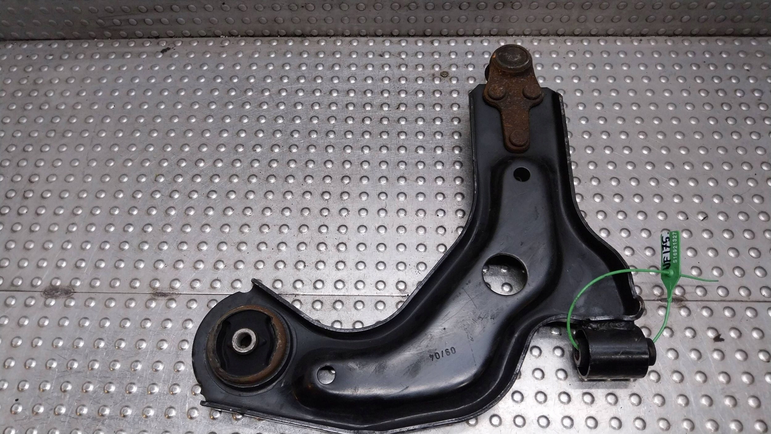 arm right front 1045655 4S61-3042-CA FORD FIESTA MK4