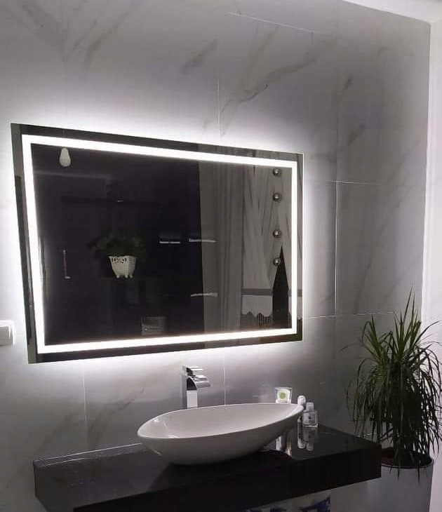 NOWOCZESNE LUSTRO ŁAZIENKOWE LED 80x60 Kształt prostokąt