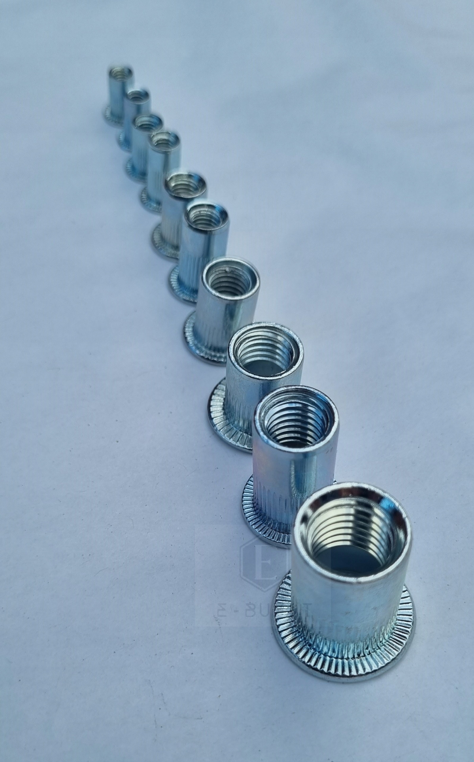 

nitonakrętki stalowe M10x22 zakres pracy 3-6mm