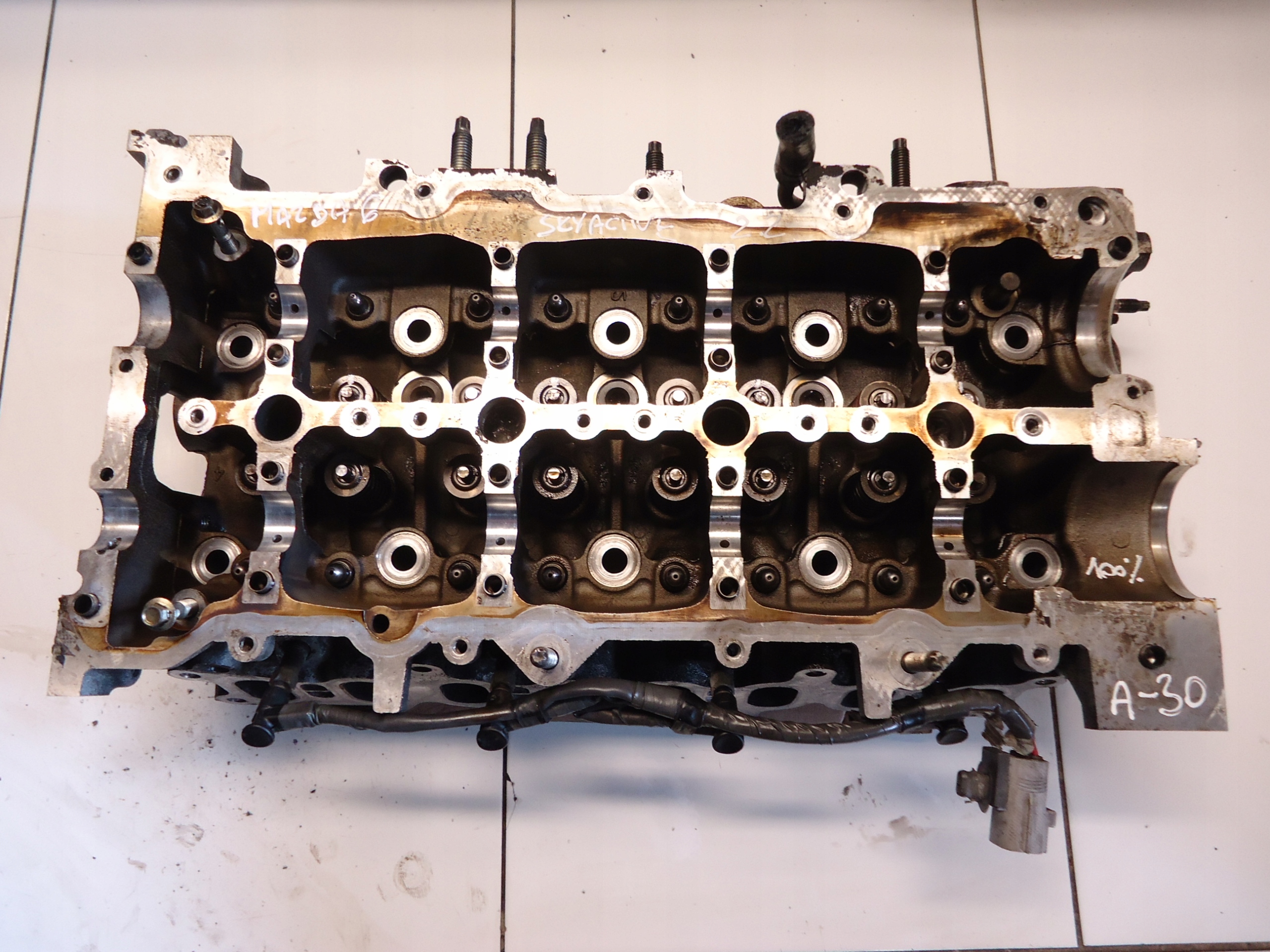 BMW MINI COOPER 2.0D head. 7812608