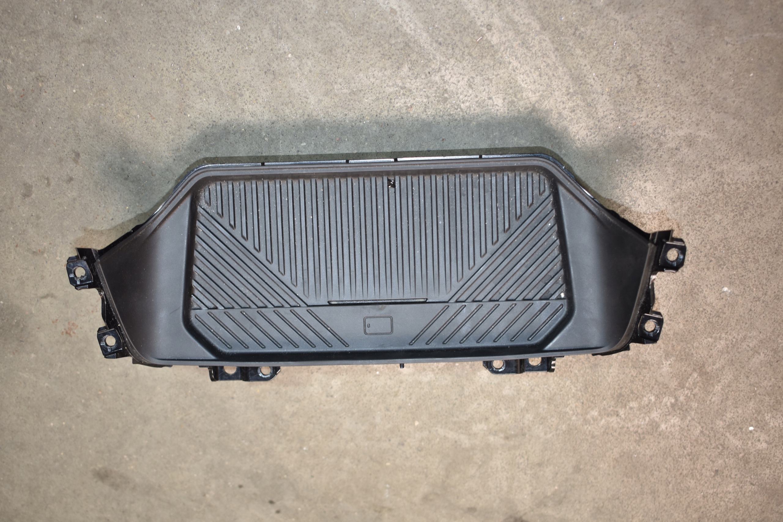 IDEALNA LADOWARKA INDUKCYJNA BMW G70 G60 1