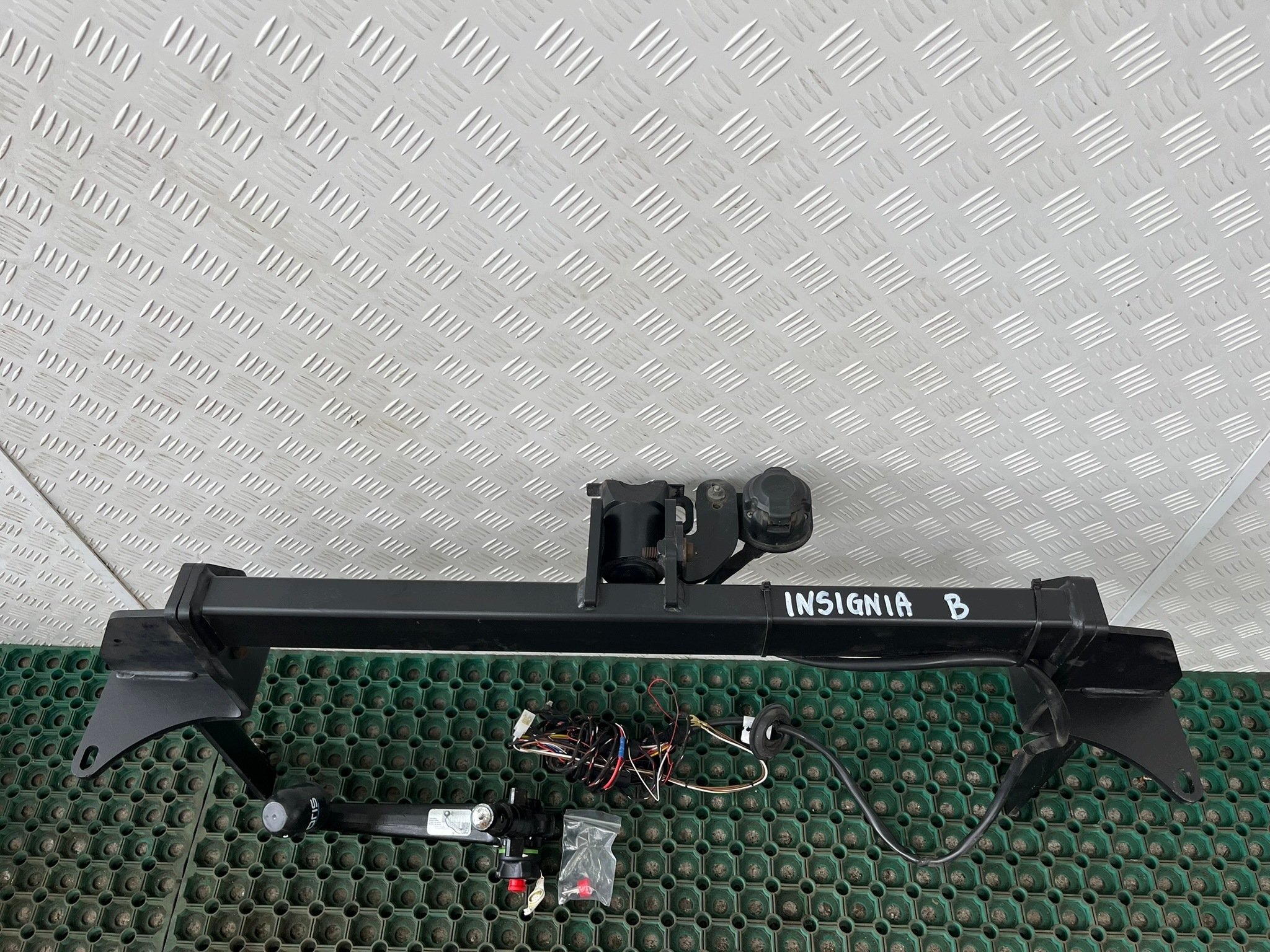 OPEL INSIGNIA B 17-22 KOMBI tow WYPINANY bundle module ORIS