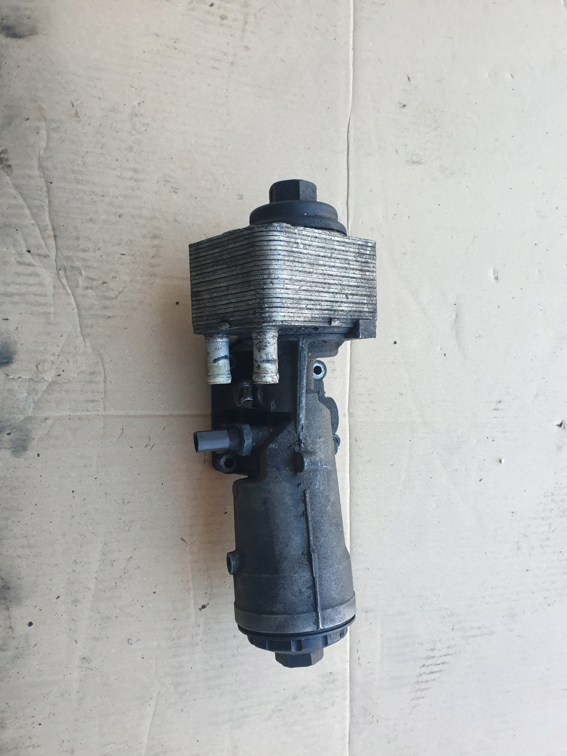 PODSTAWA FILTRA OLEJU A3 8P 2 0 TDI Part number 045115389E
