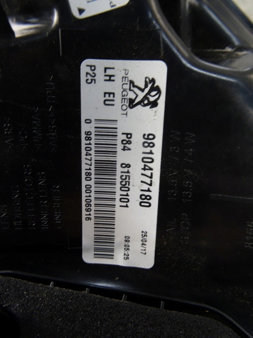 PEUGEOT 3008 II light left rear part W fender