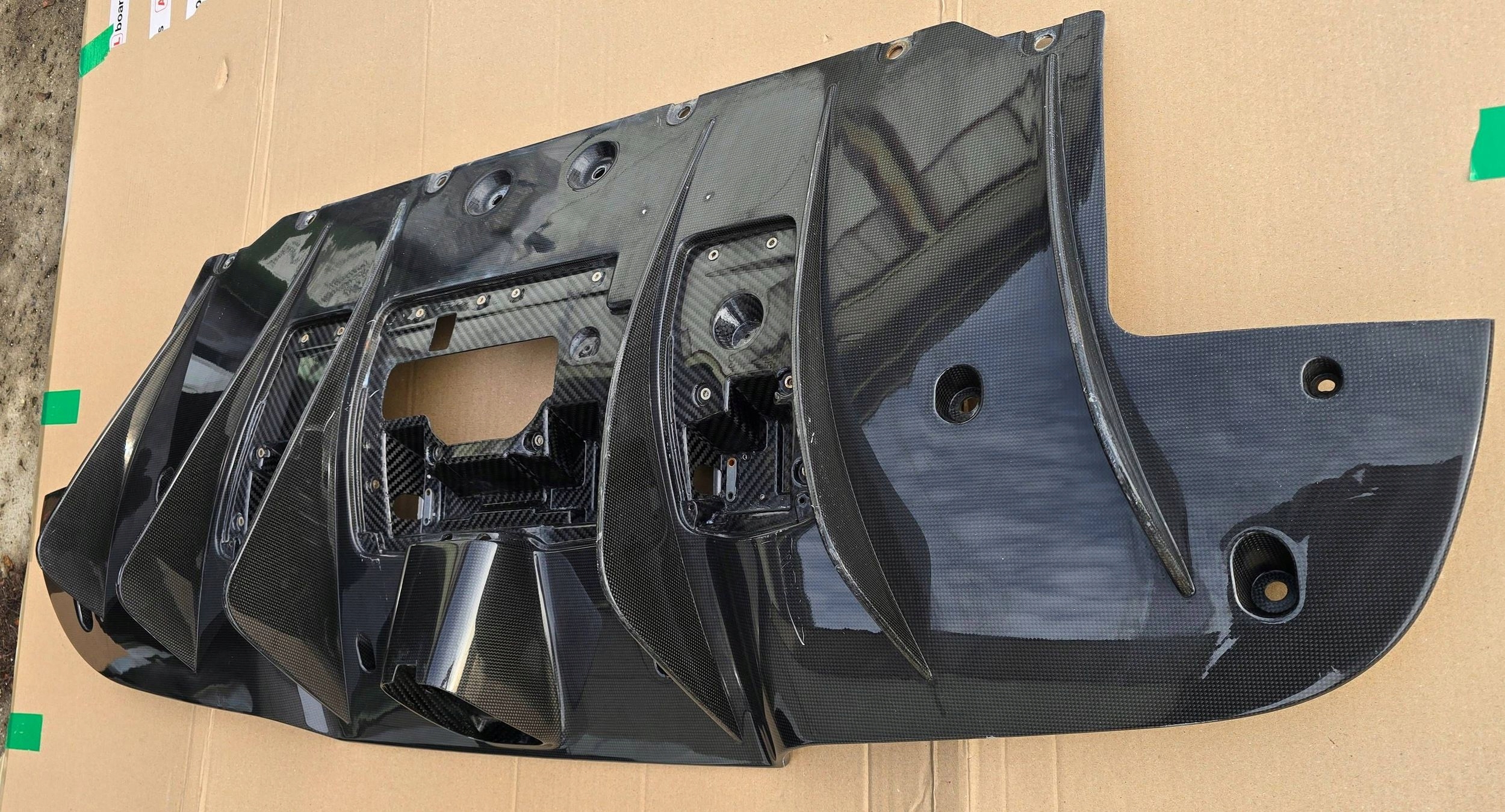 Ferrari 488 GTB abdeckung unter Stoßstange hinten Carbon Blende Abdeckung