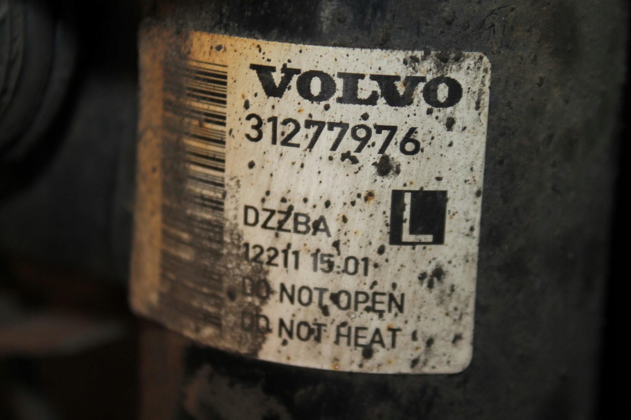 McPherson swing left front VOLVO V60 1.6 D 10