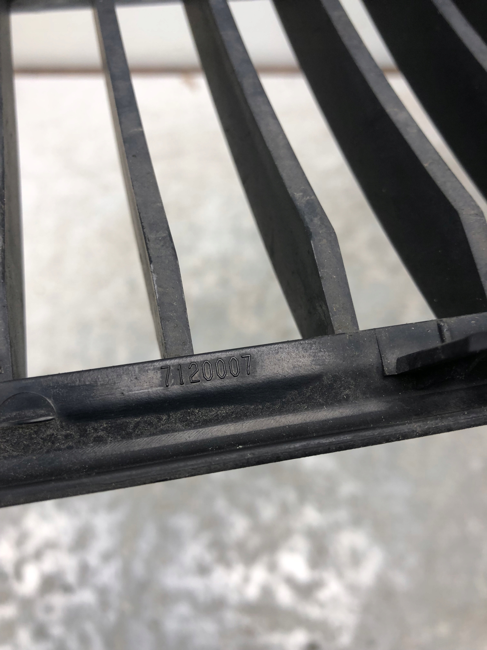 grill grille kidney grille left BMW E90 7120007