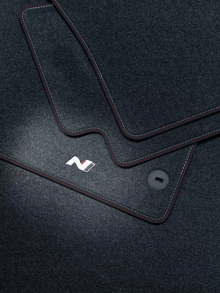 Dywaniki podłogowe welurowe KONA N MY23 nr kat. I3143ADE00