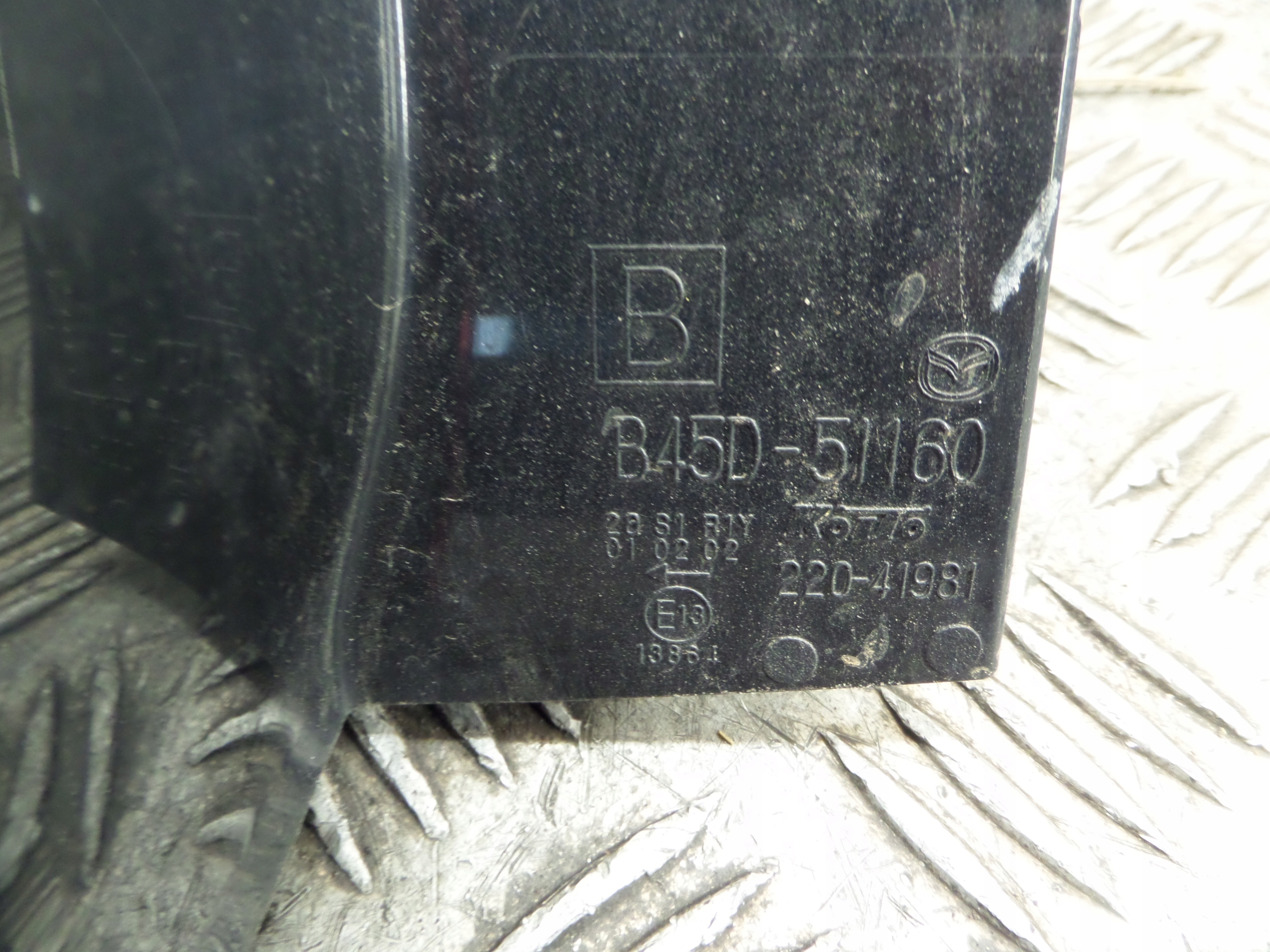 Feux phare Gauche Arrière Aile MAZDA 3 HB 16- B45D-51160