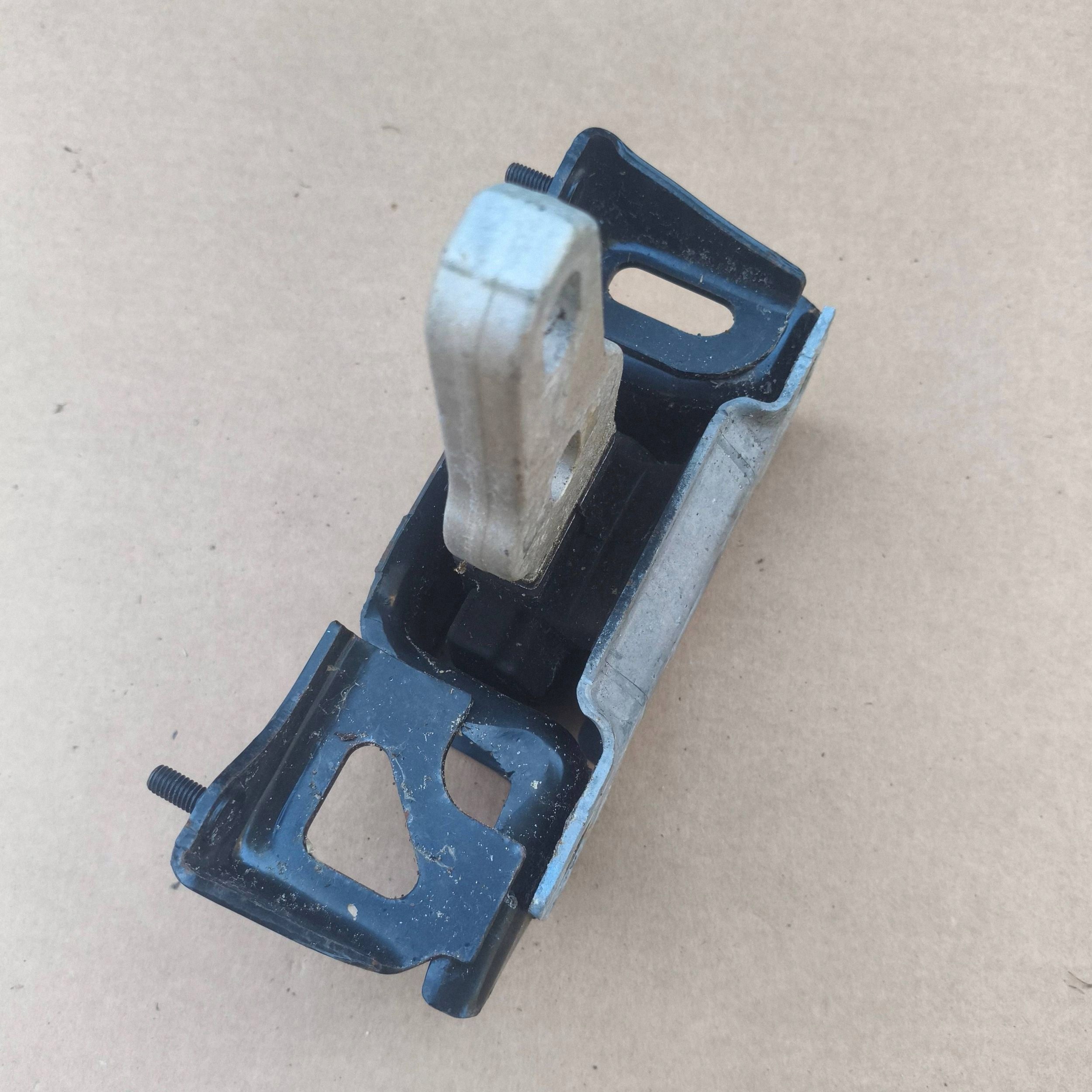 holder gearbox mount Ford Fiesta MK7 LIFT 2014