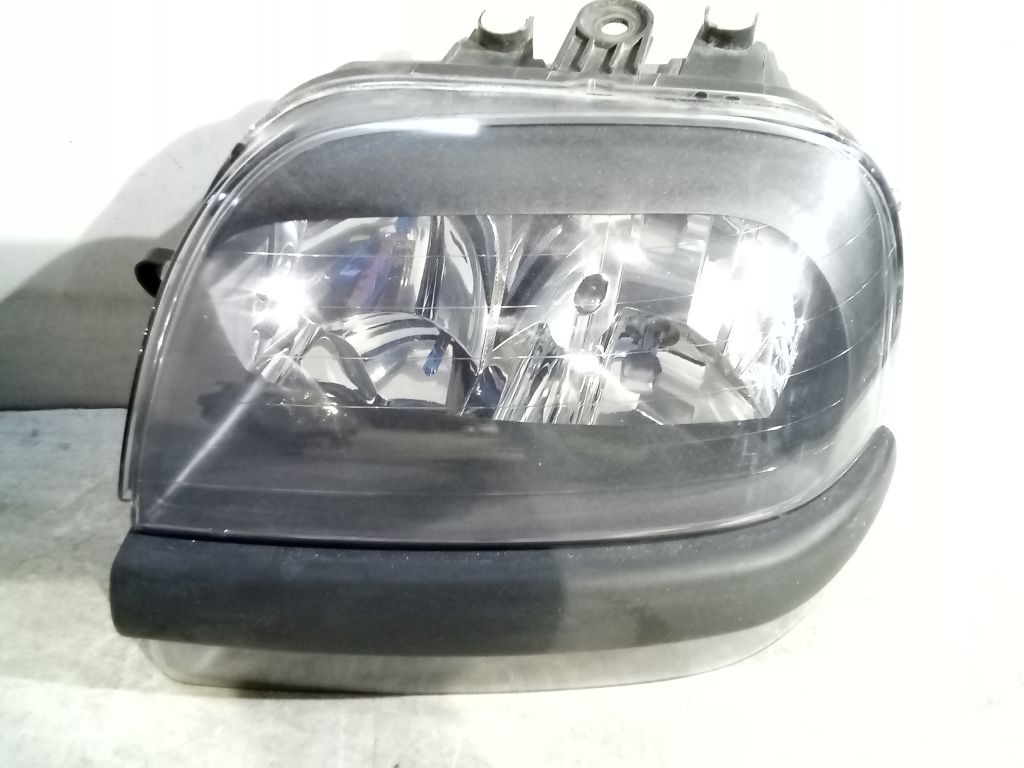 Fiat Doblo and light left front front