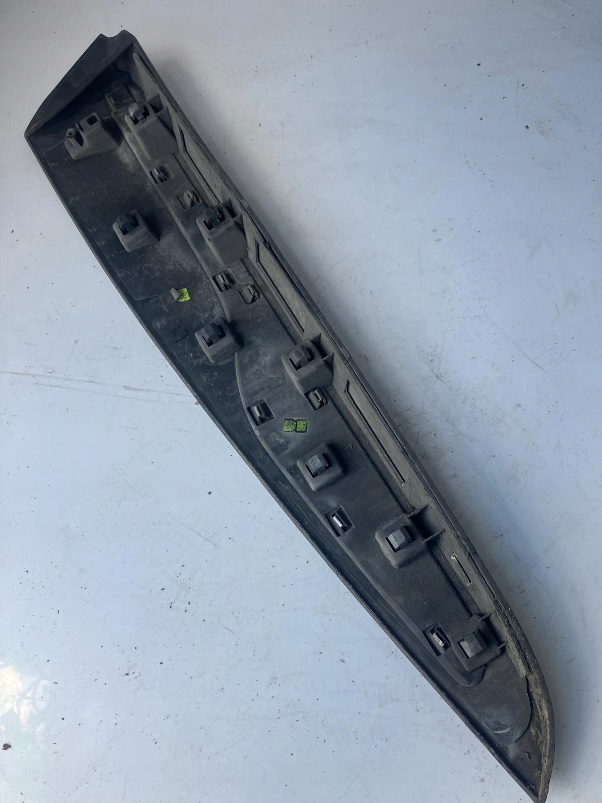 moulding door left rear part RENAULT CLIO IV HB MAT CHROM