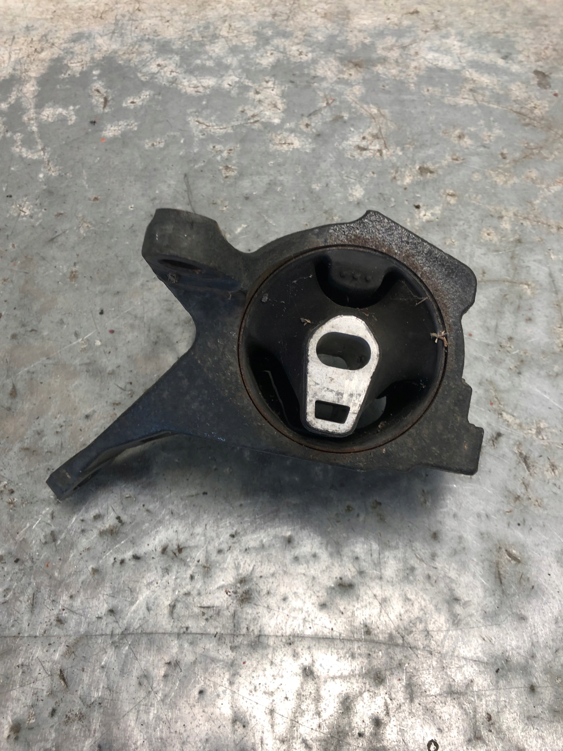 holder engine mount MAZDA CX5 CX-5