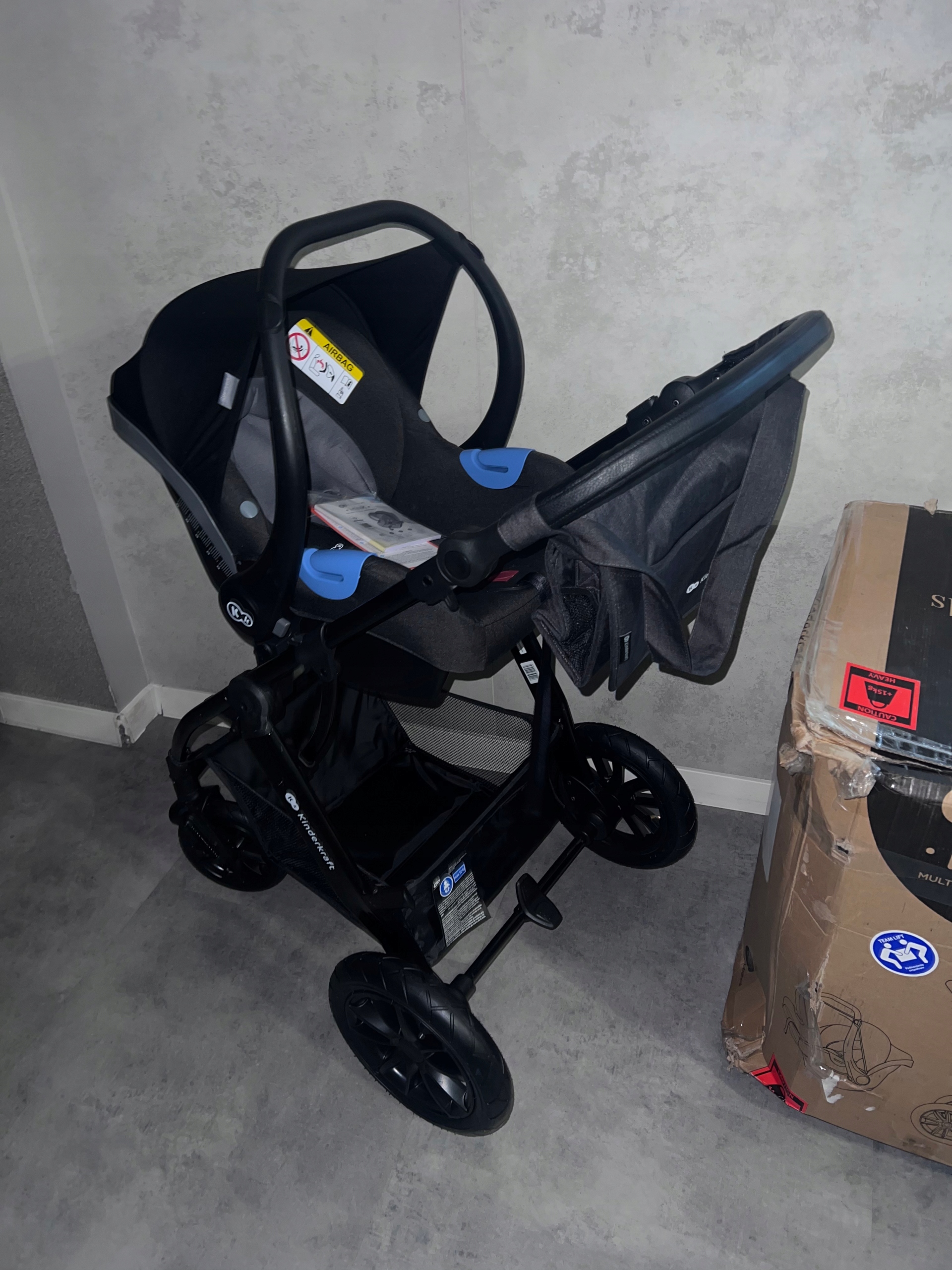 Wózek 3w1 Kinderkraft MOOV CT BLACK Liczba kół 4