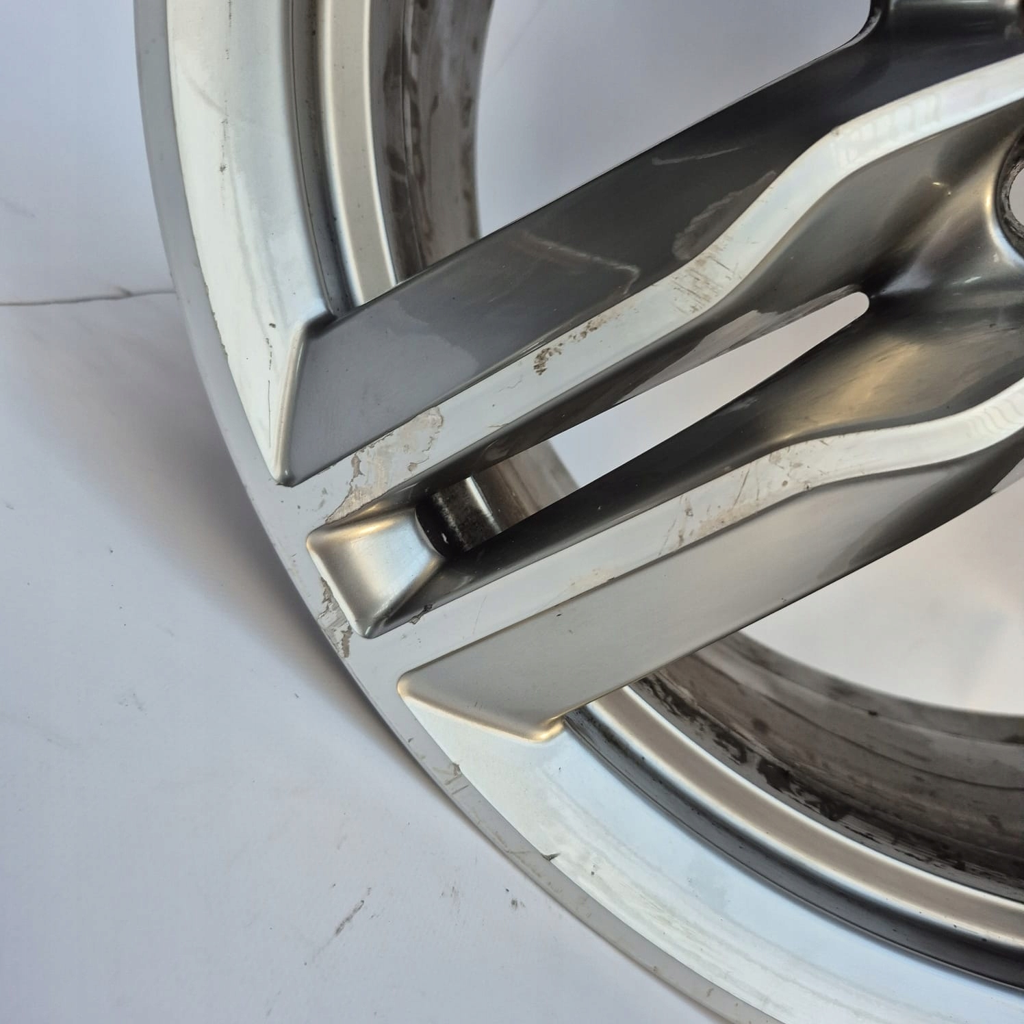 BMW m-packet 7850456 7,5JX18H2 18" disk hliníkový