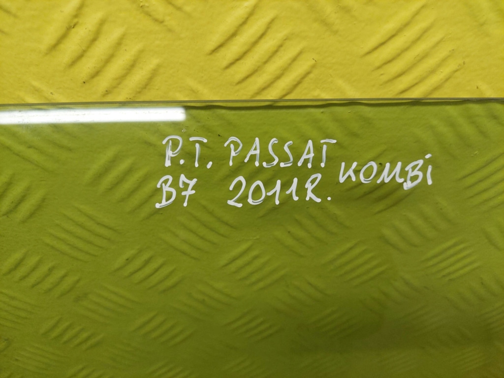 VW PASSAT B7 KOMBI window door right rear part