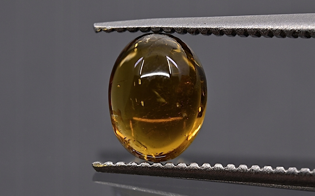 Turmalín kabošon ovál 6,8x5 mm