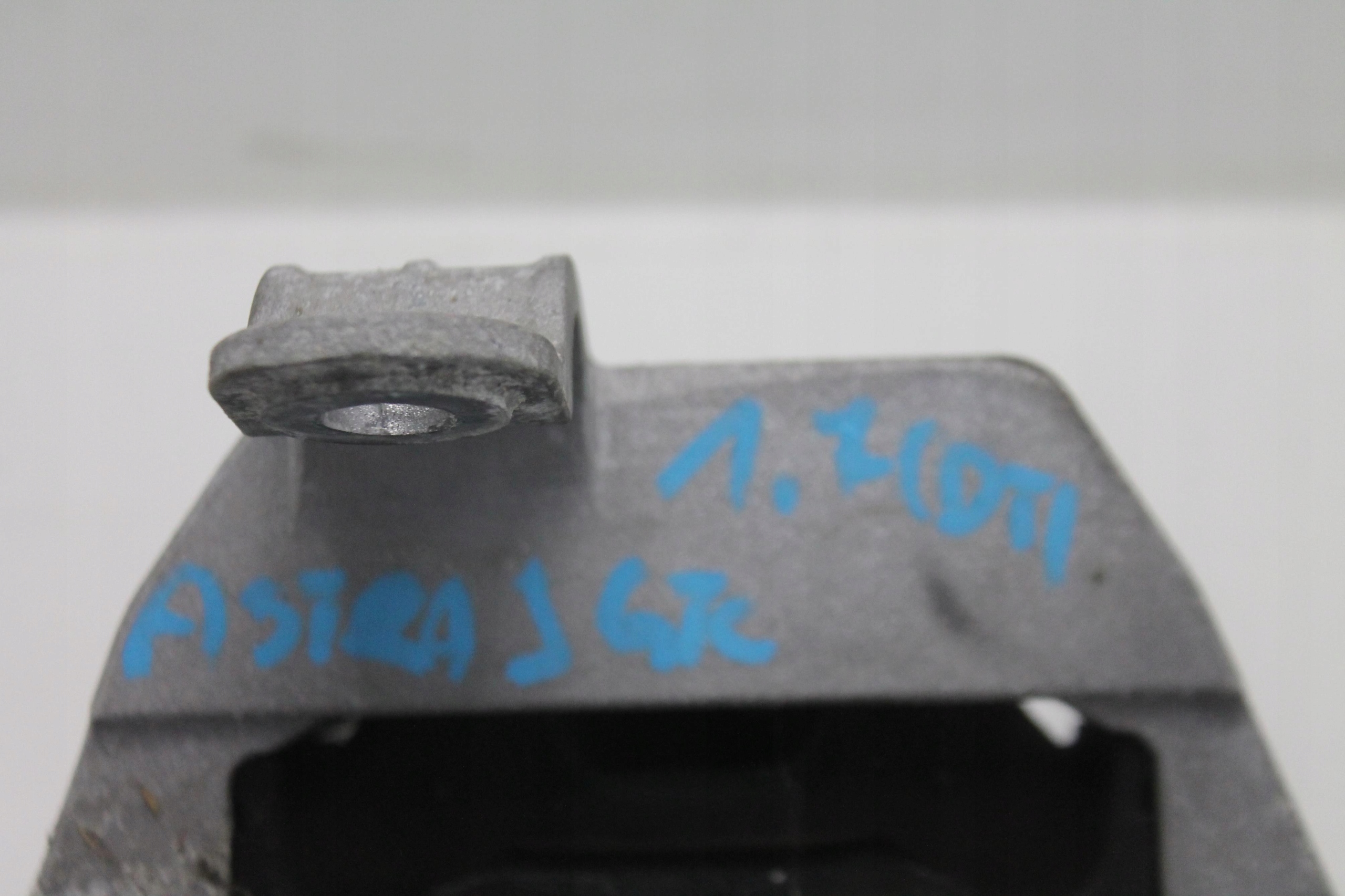holder engine mount OPEL ASTRA J IV 1.7 CDTI 11-18