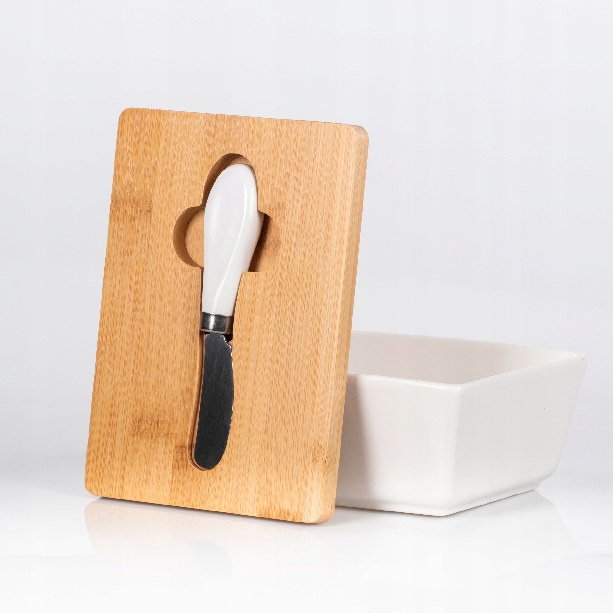 MASELNICA PORCELANOWA BIAŁA + NOŻYK POJEMNIK NA MASŁO Z BAMBUSOWĄ POKRYWKĄ Linia PRIMA DECO